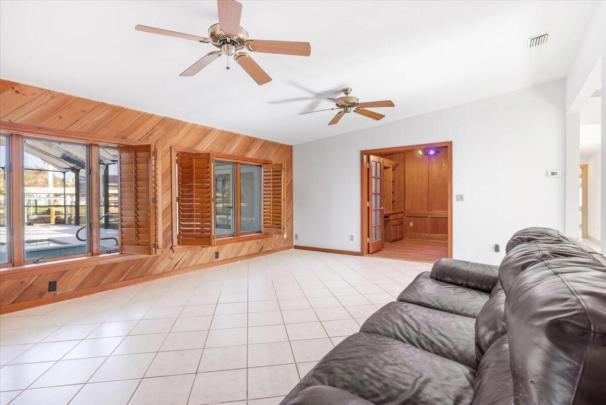 VERO SHORES UNIT 1 - Residential