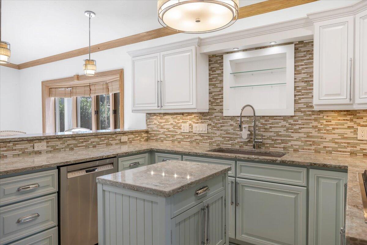 VERO SHORES UNIT 1 - Residential