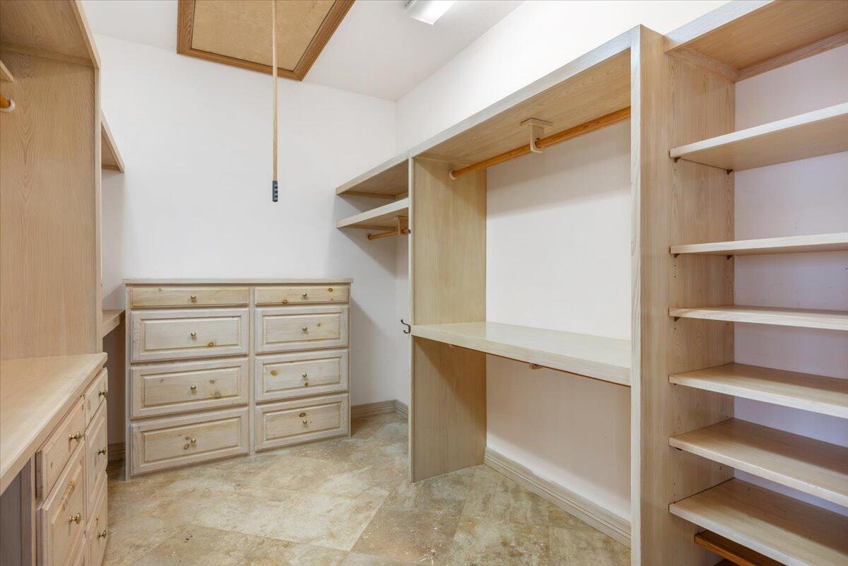 VERO SHORES UNIT 1 - Residential