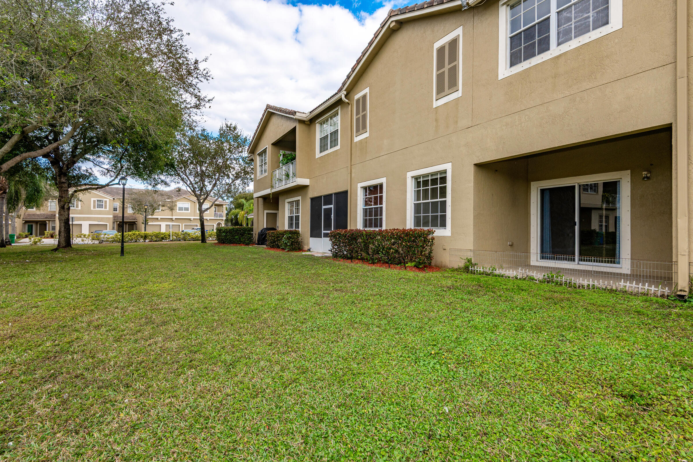 BANYAN BAY CONDO - Residential