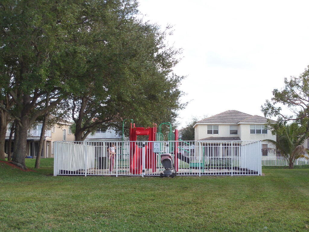 BANYAN BAY CONDO - Residential