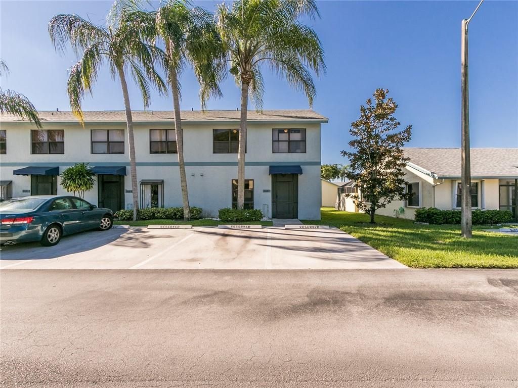 Photo of 9112 SW 21st Ct #F, Boca Raton, FL 33428 (MLS # F10302317)