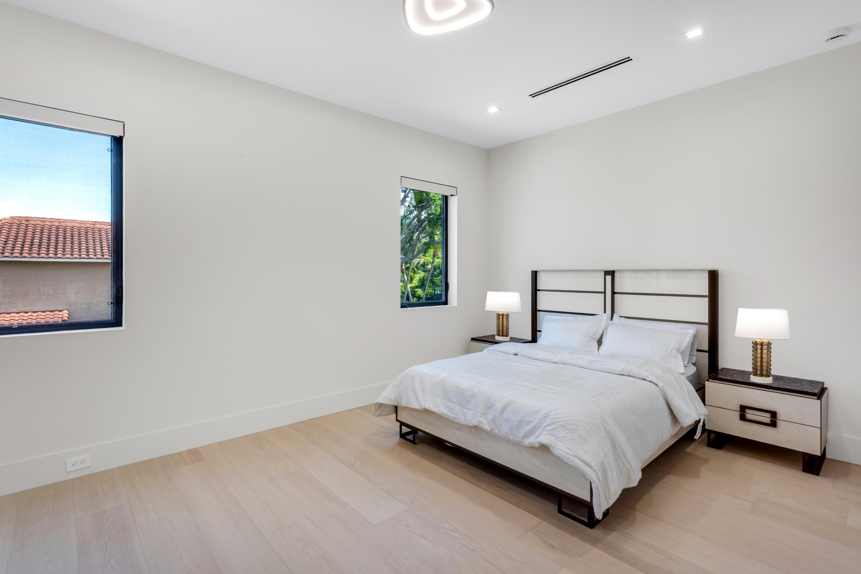 KINGS COURT - Residential
