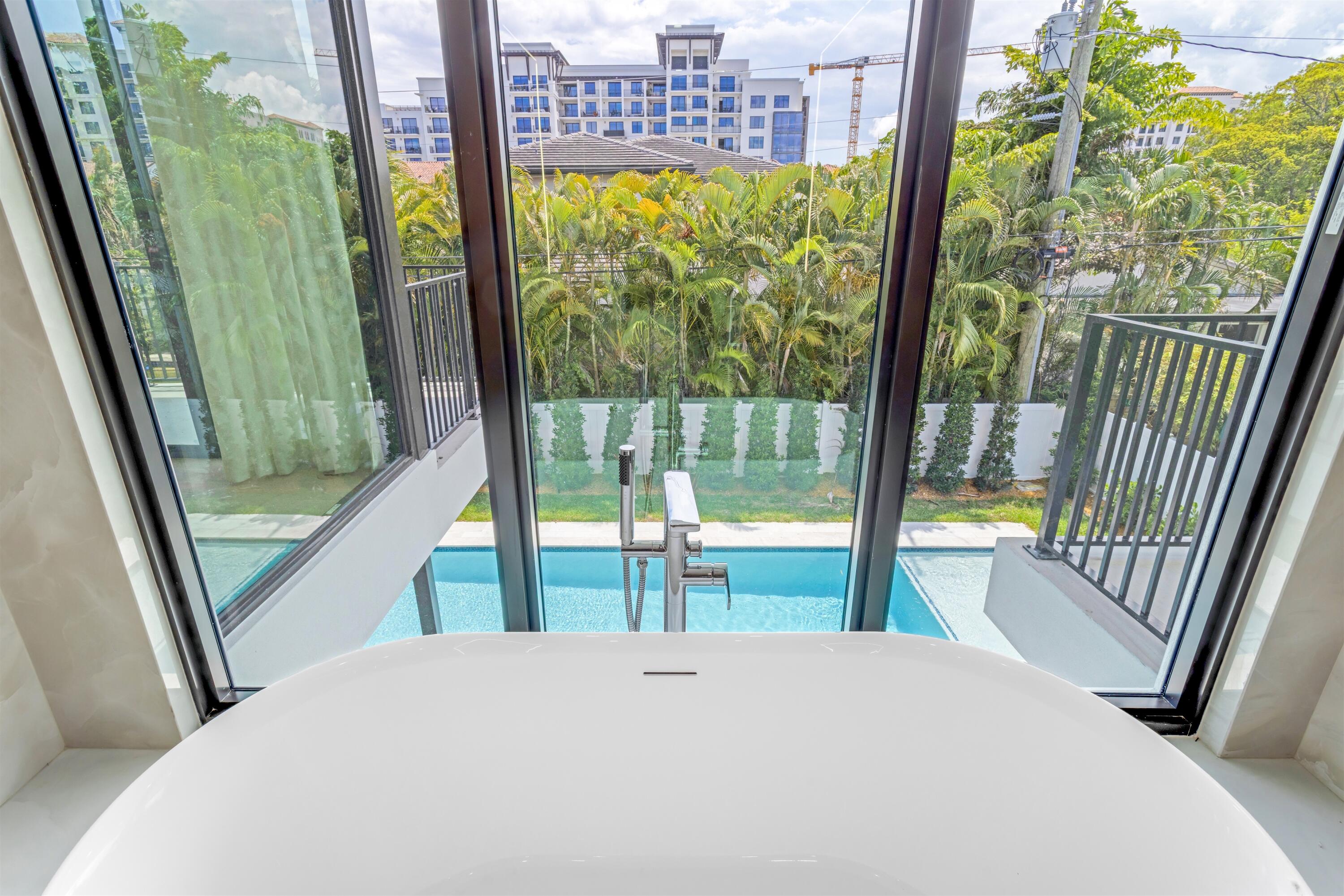 KINGS COURT - Residential