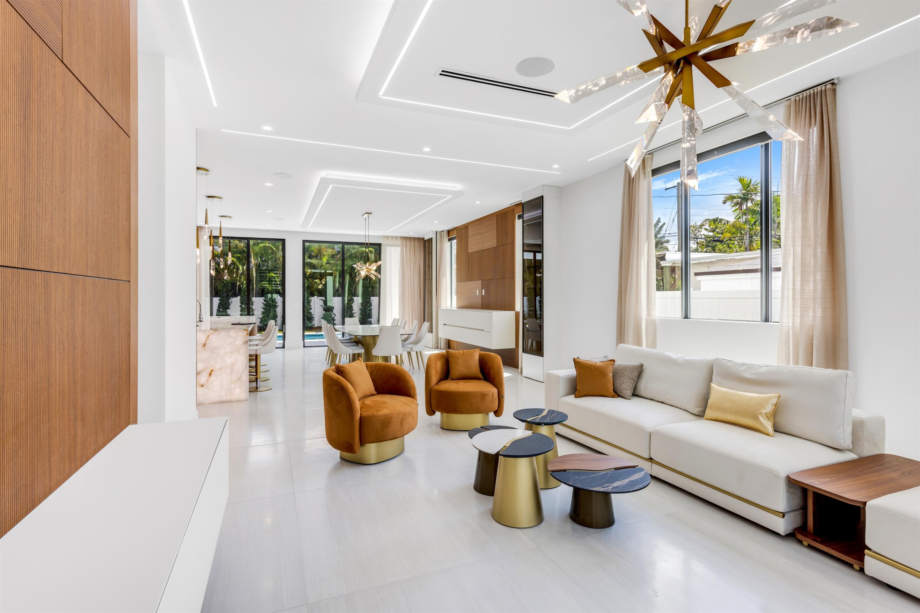 KINGS COURT - Residential