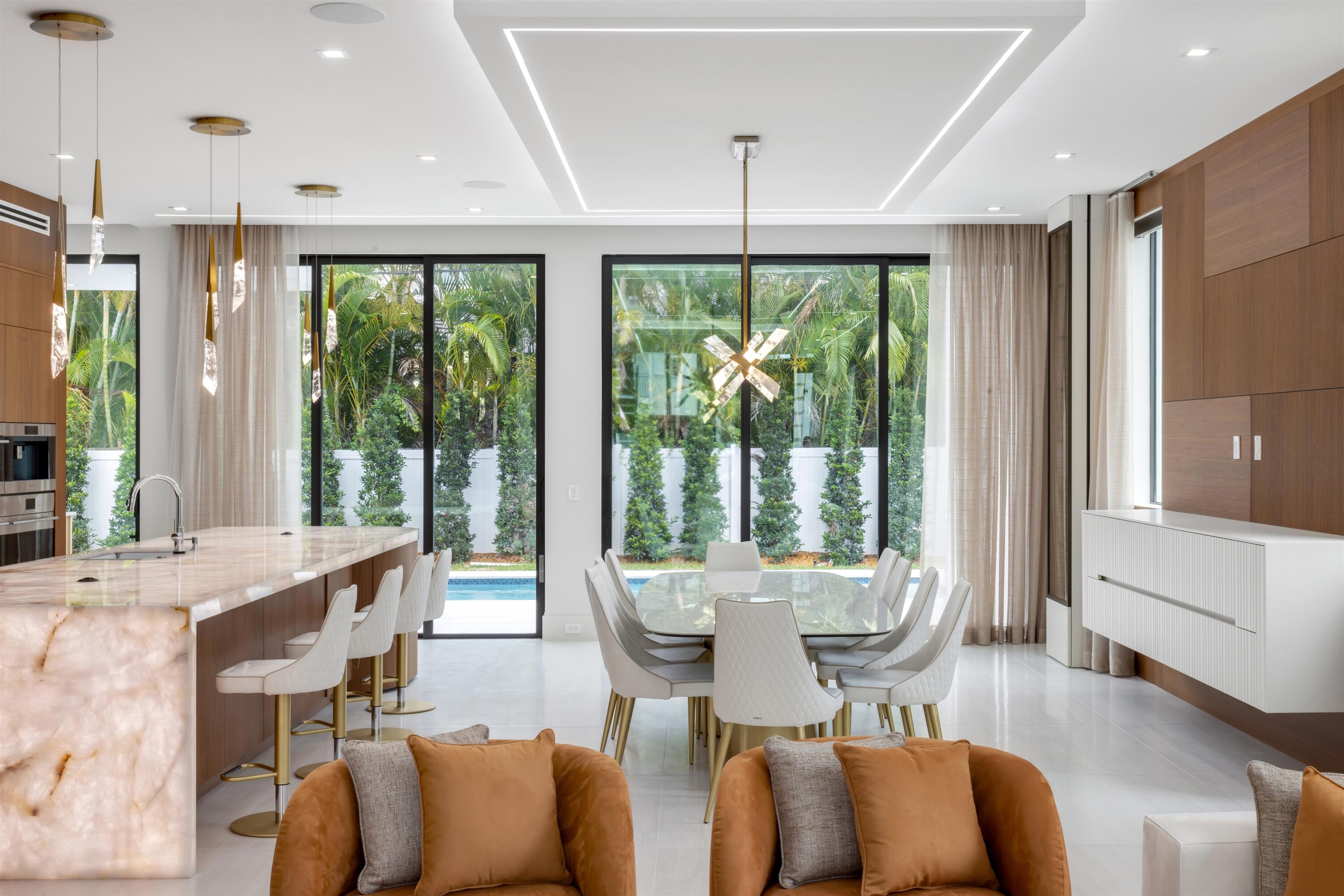 KINGS COURT - Residential