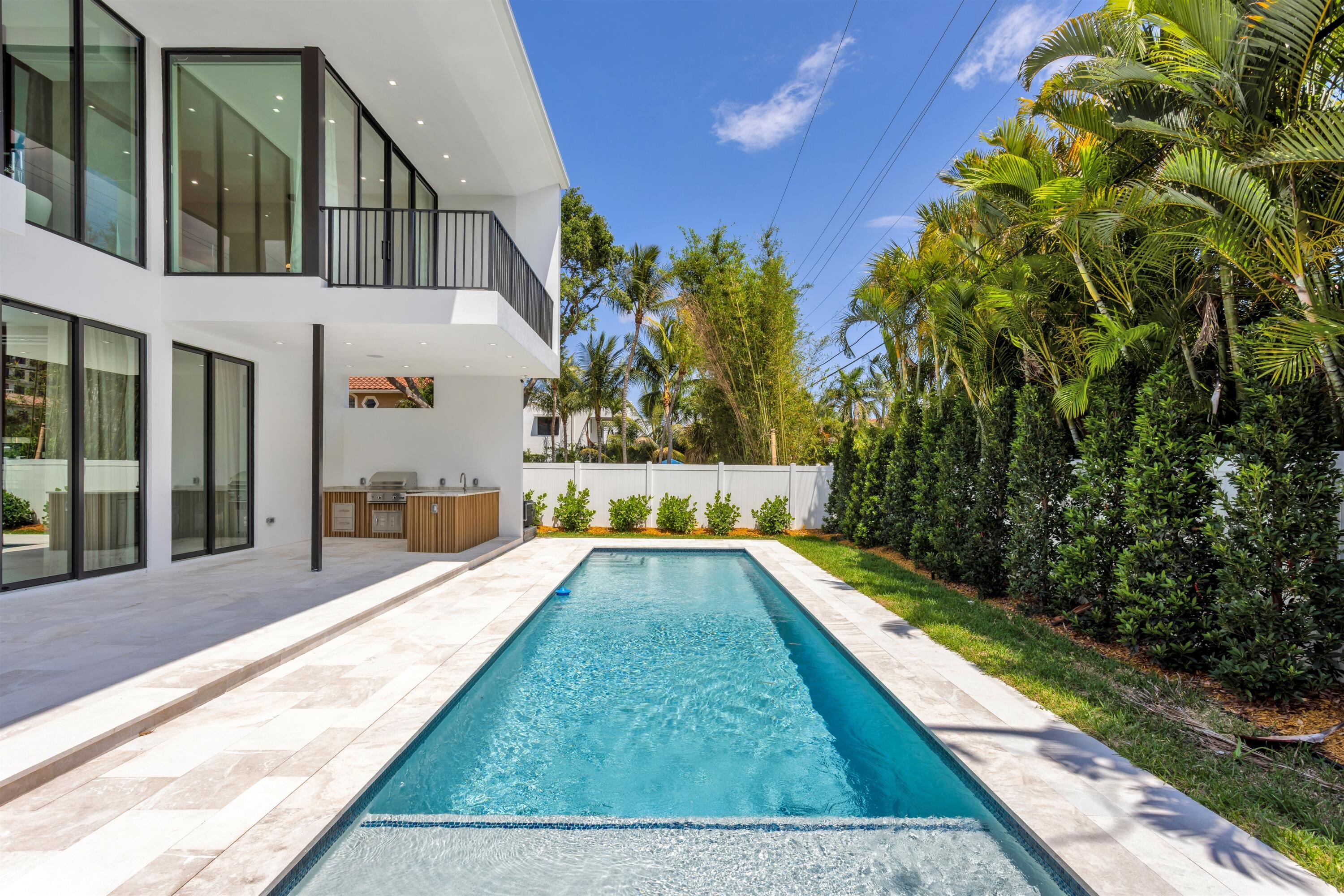 KINGS COURT - Residential