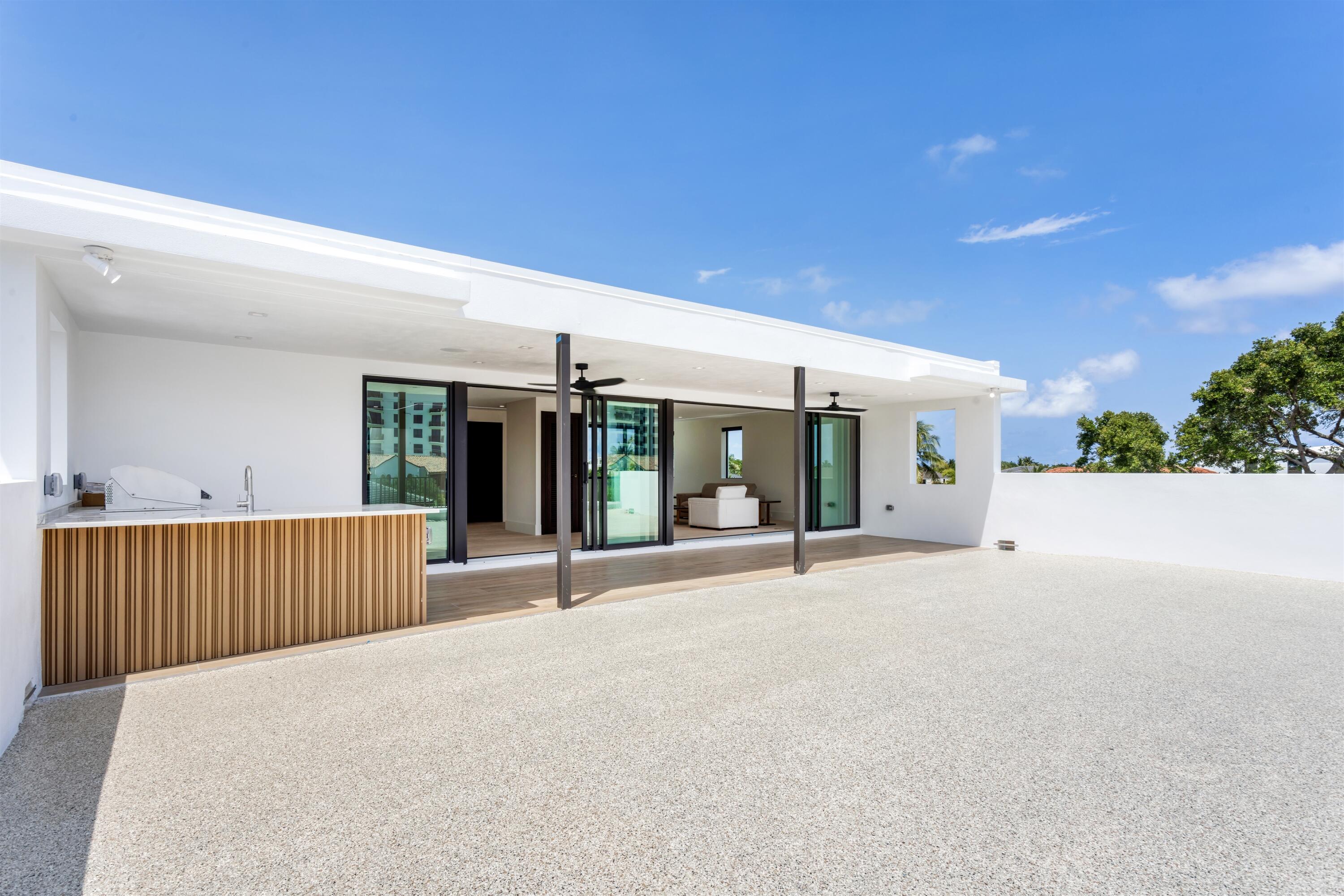 KINGS COURT - Residential