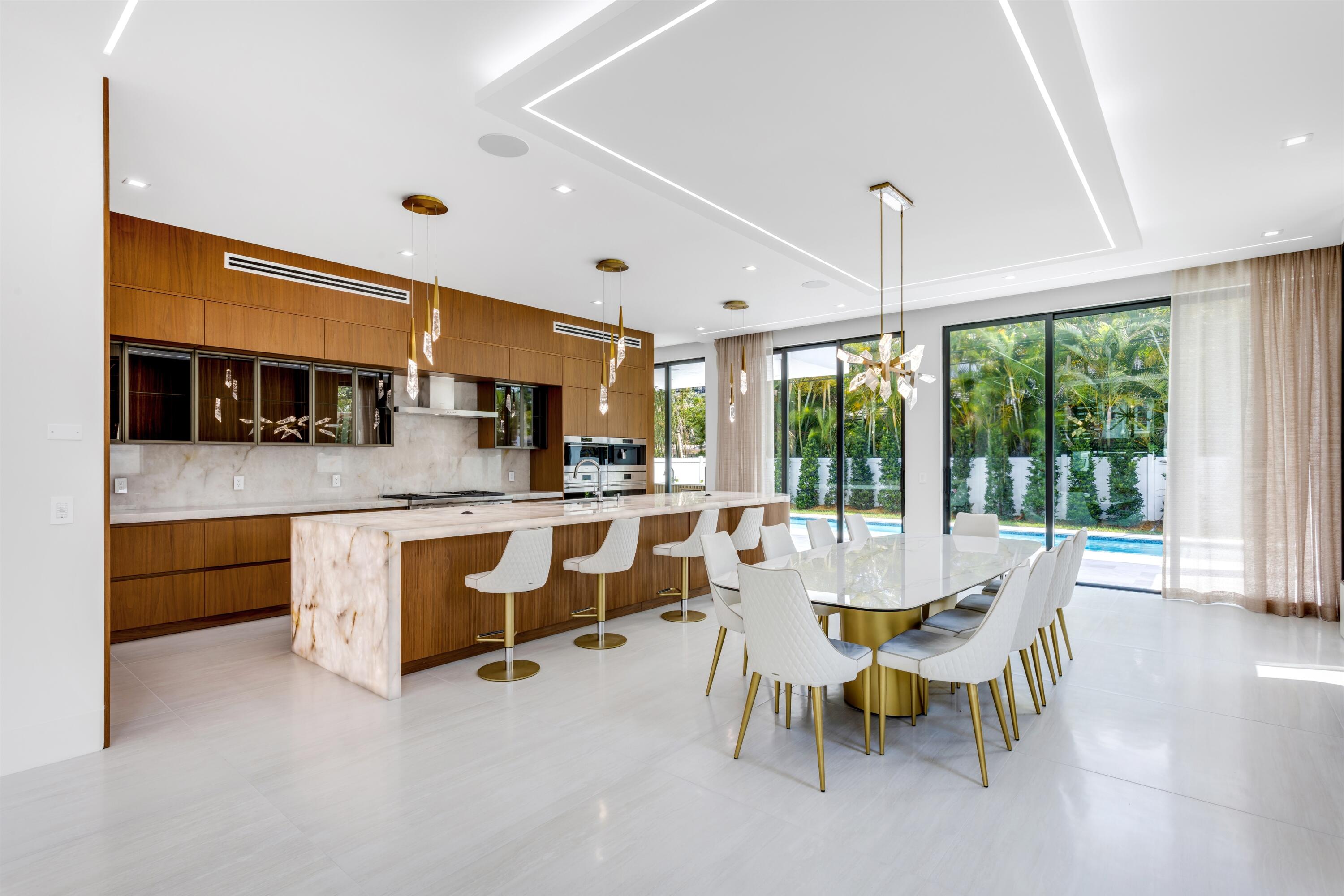 KINGS COURT - Residential