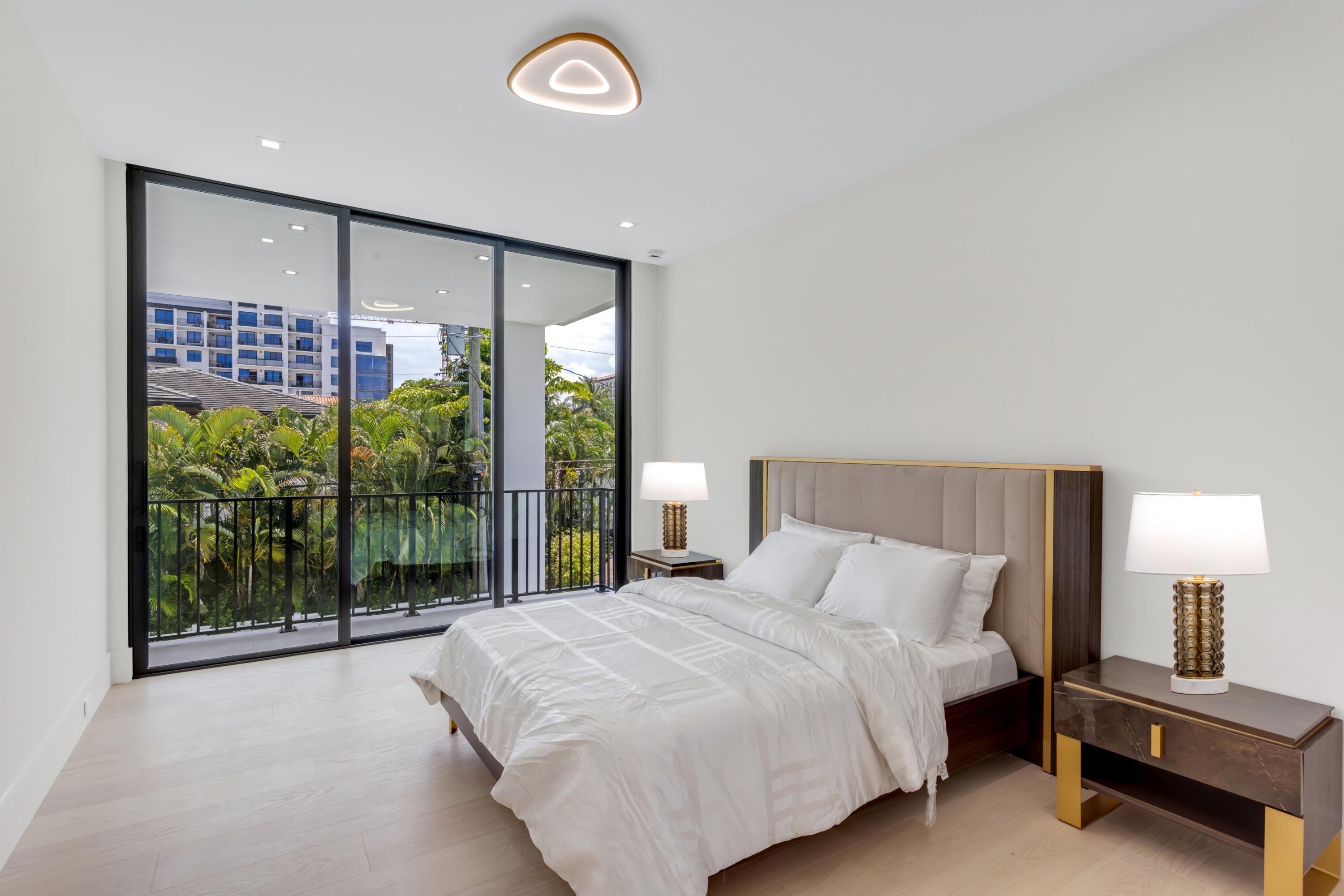 KINGS COURT - Residential