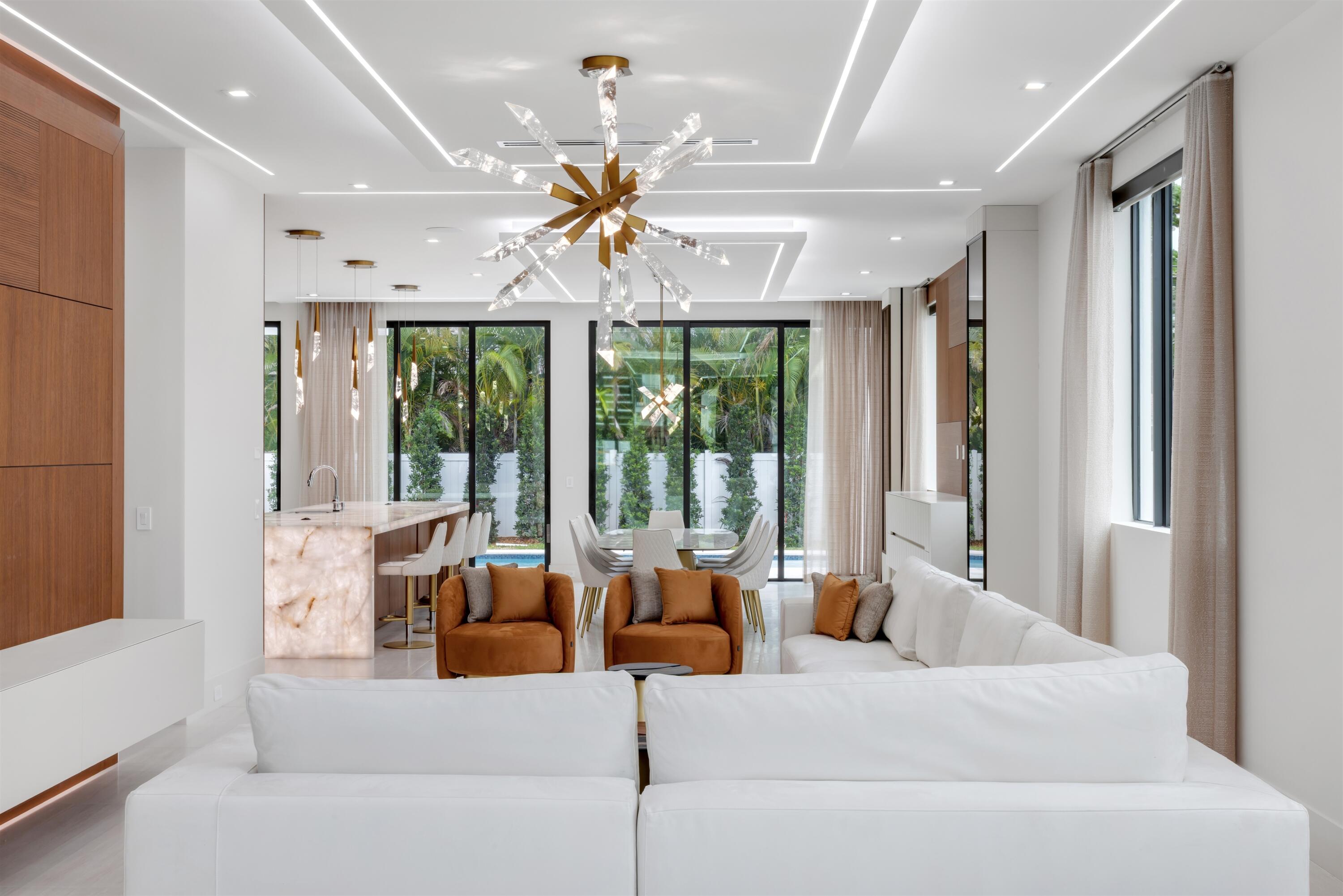 KINGS COURT - Residential