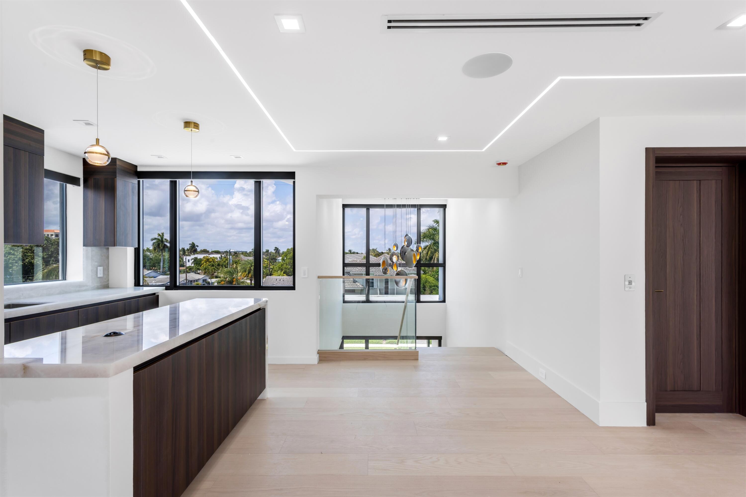 KINGS COURT - Residential