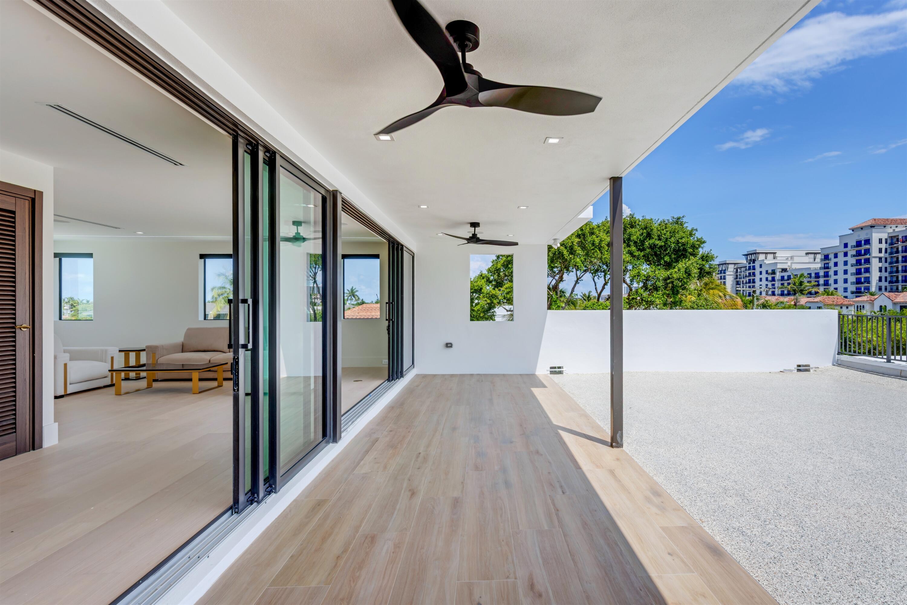 KINGS COURT - Residential