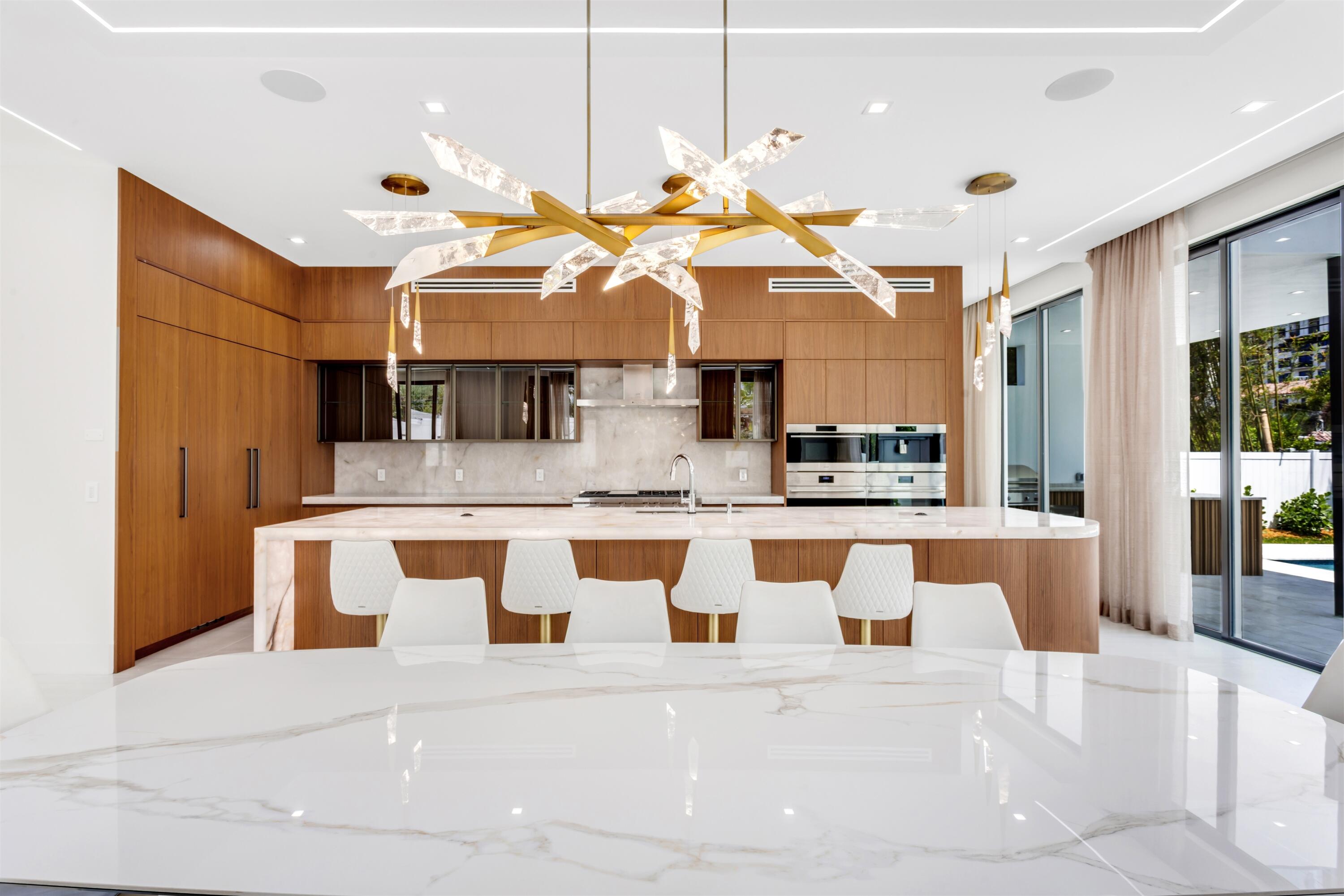 KINGS COURT - Residential