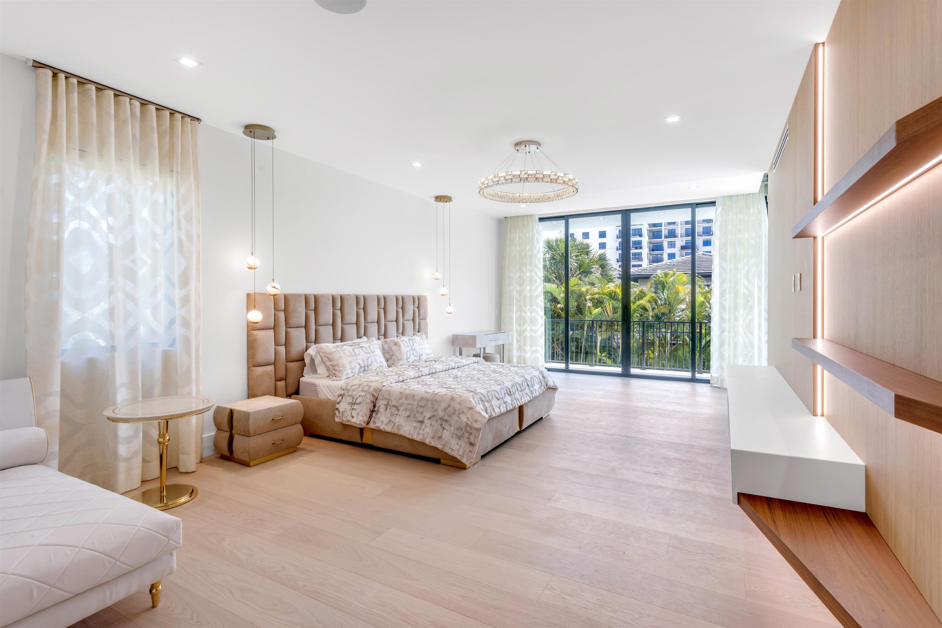 KINGS COURT - Residential