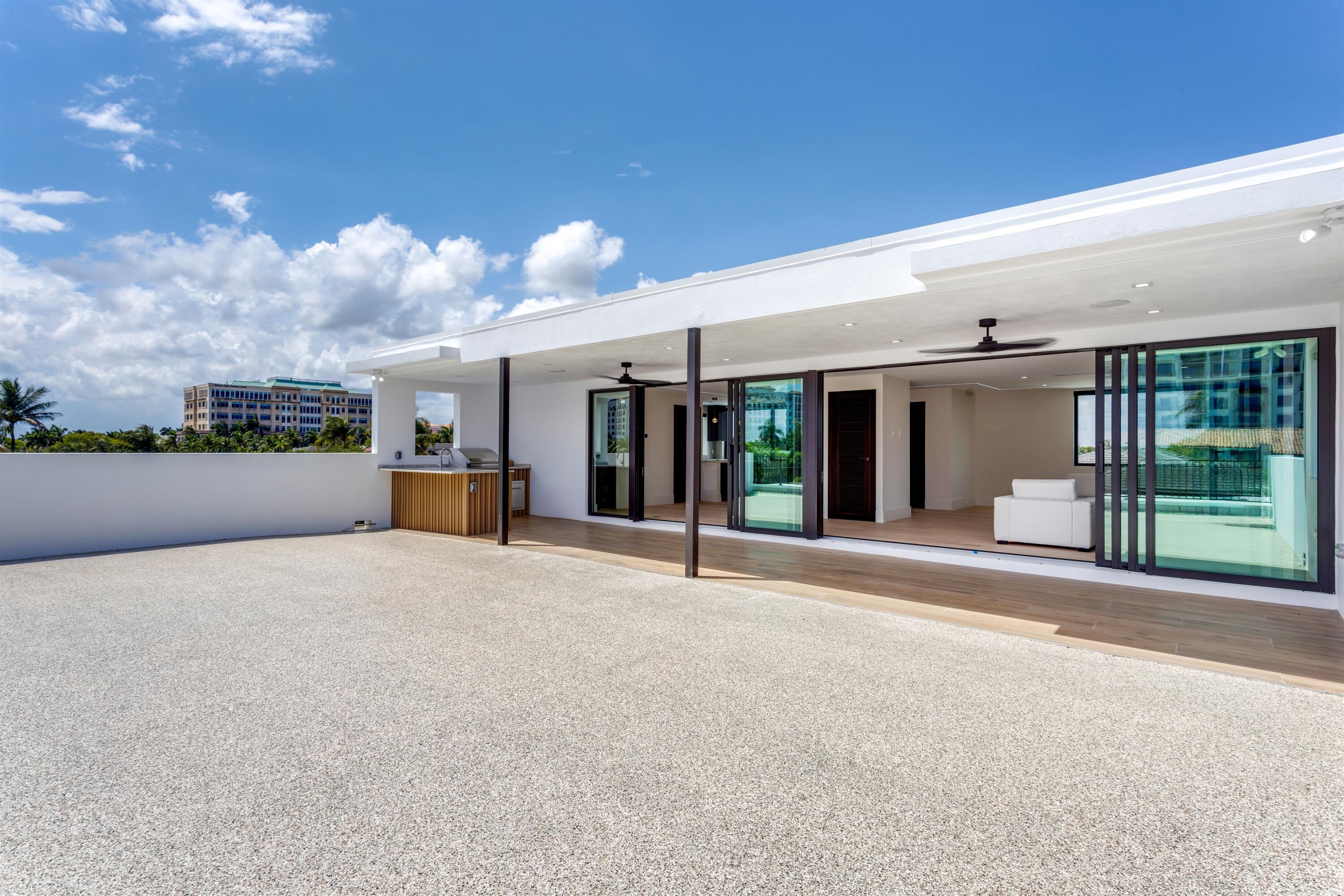 KINGS COURT - Residential
