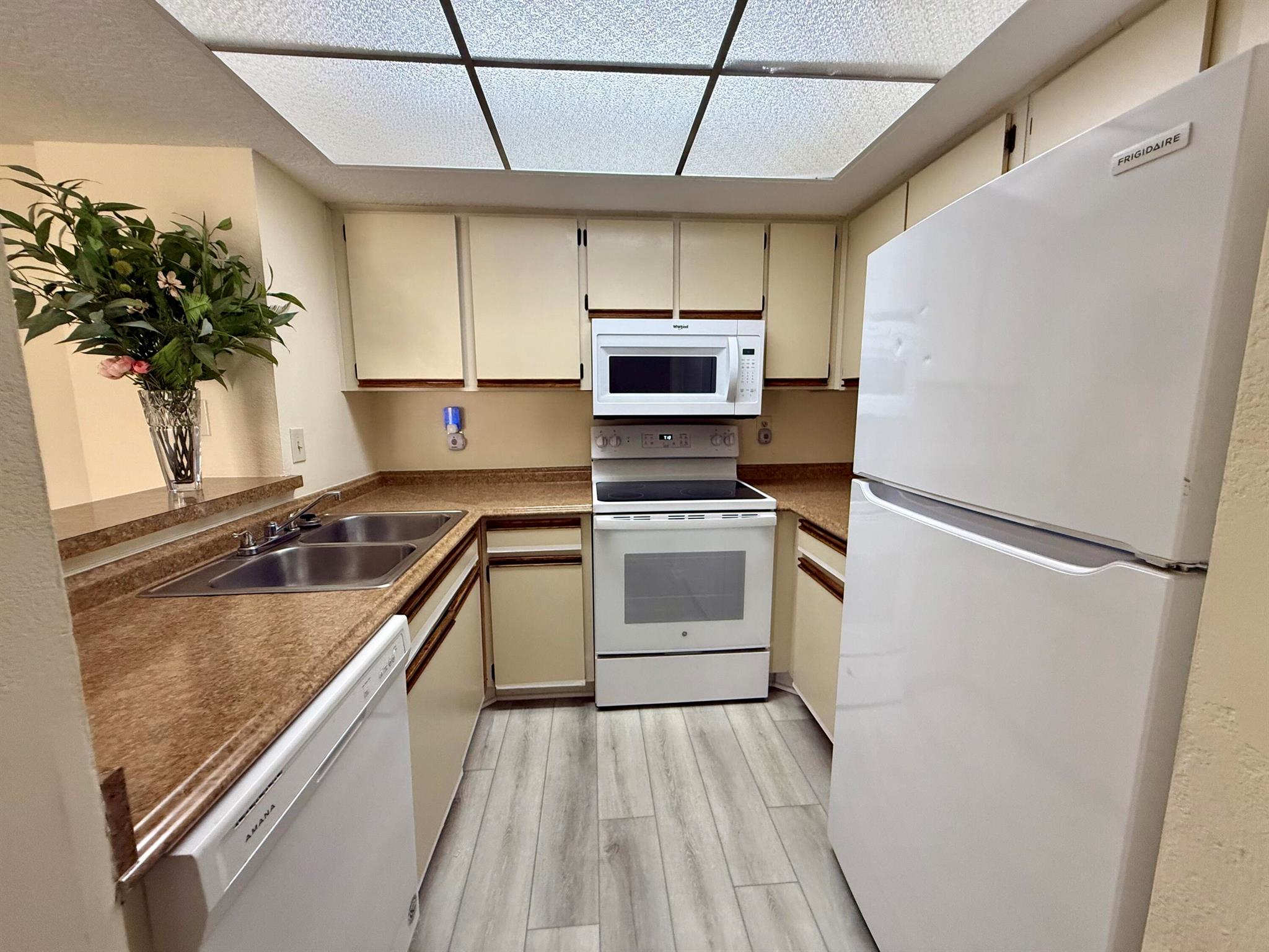 MIDPORT PLACE I, A CONDOM - Residential Lease