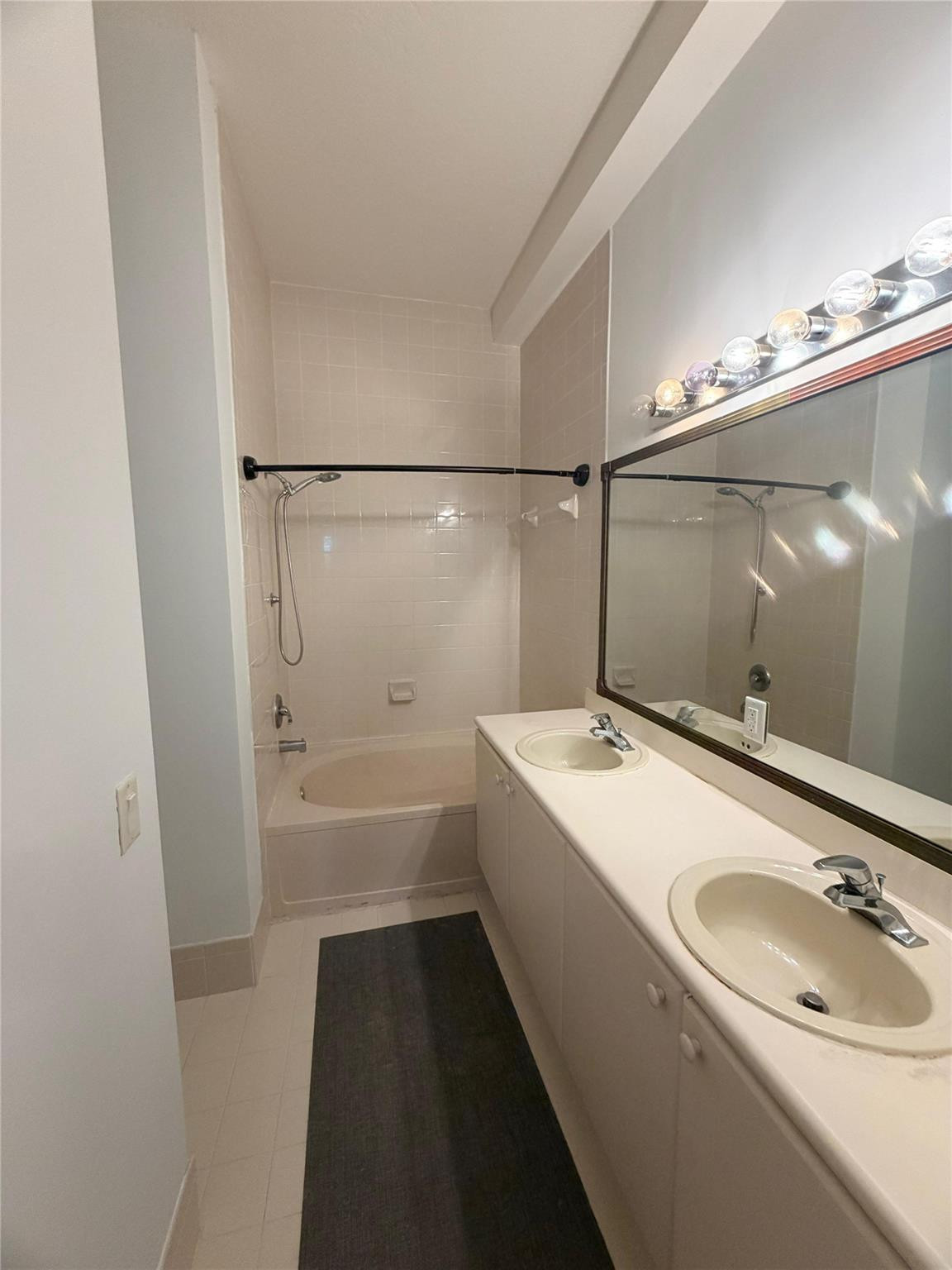 COURTYARDS - Residential