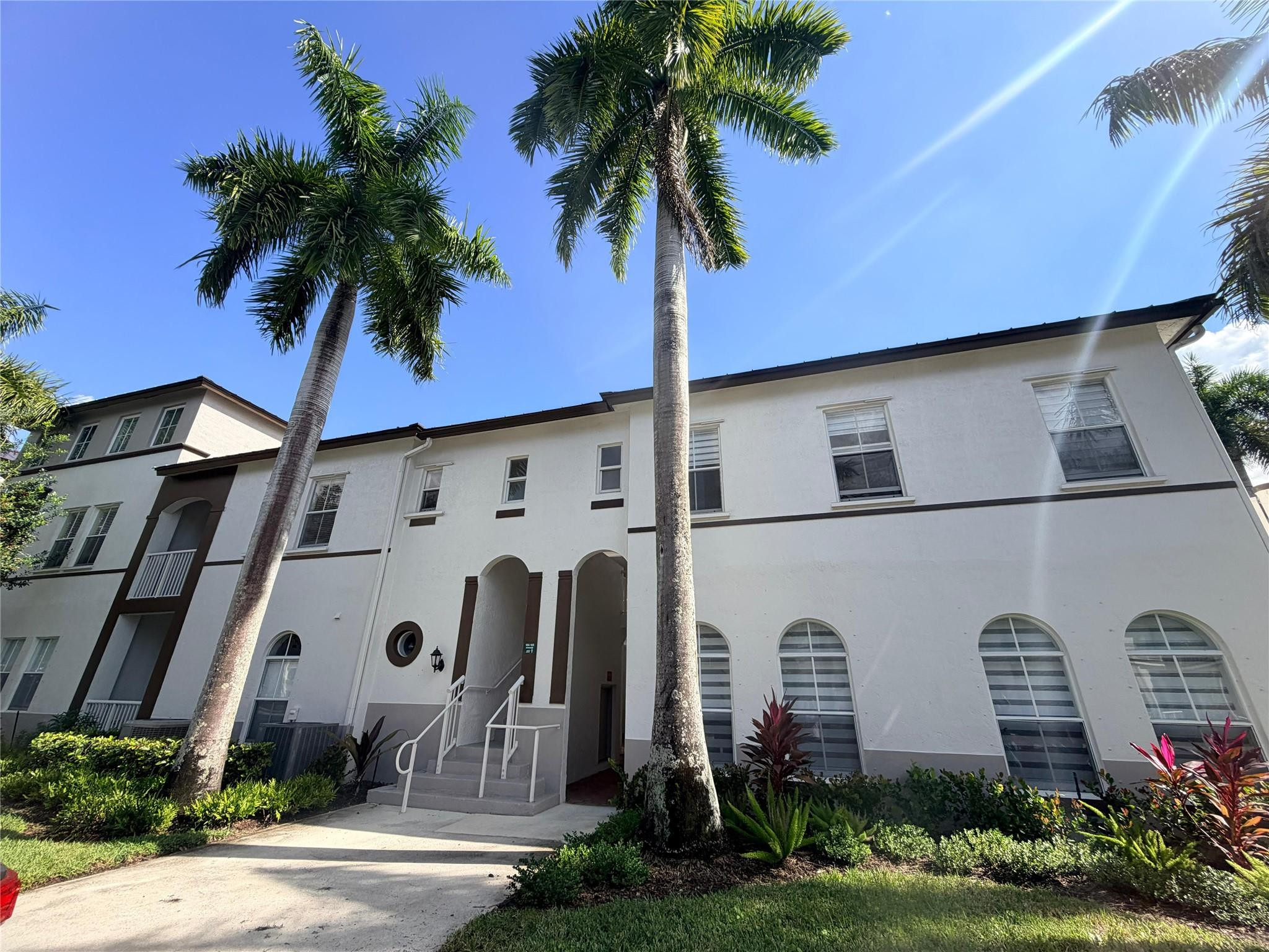 COURTYARDS - Residential