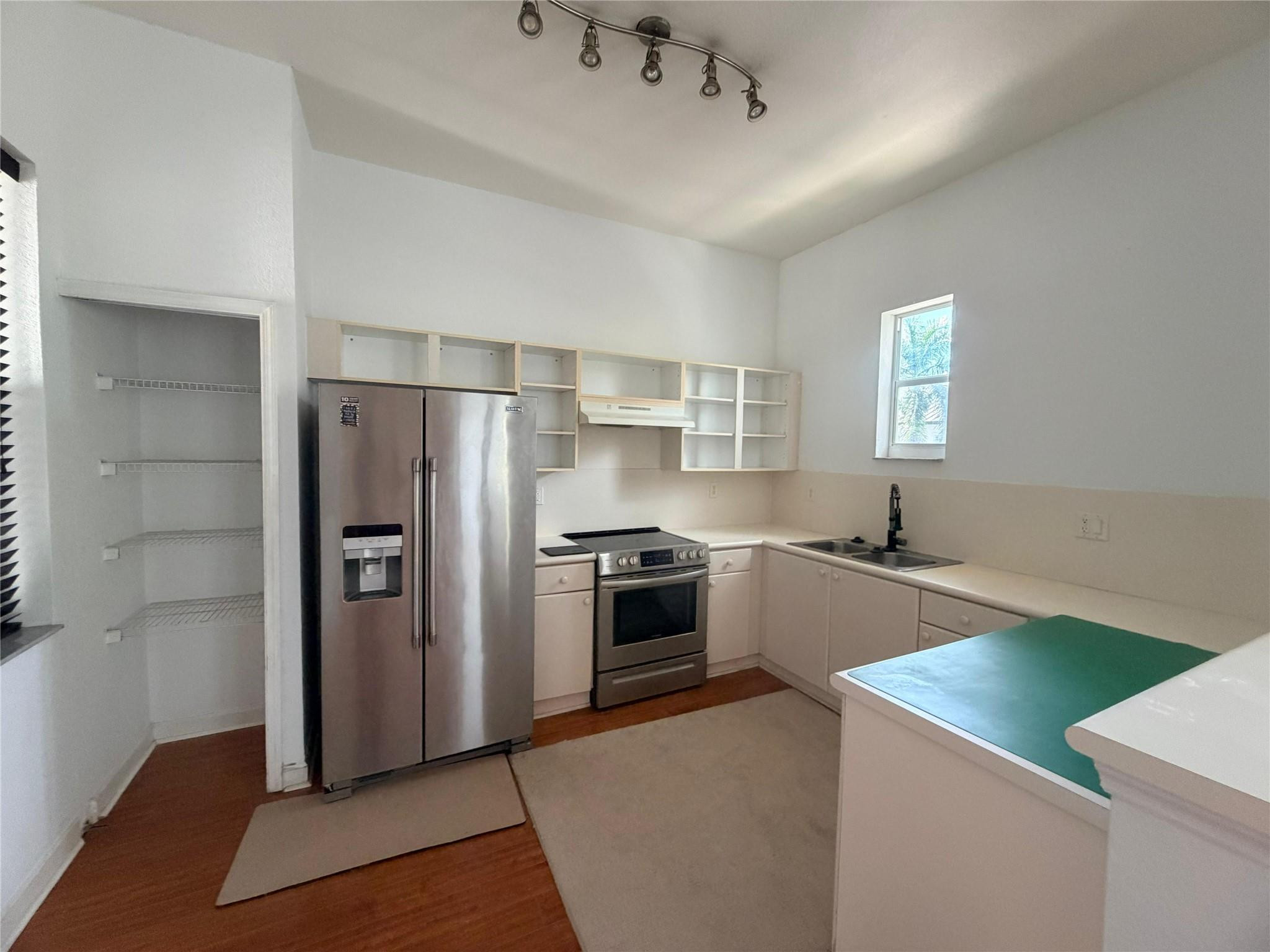 COURTYARDS - Residential