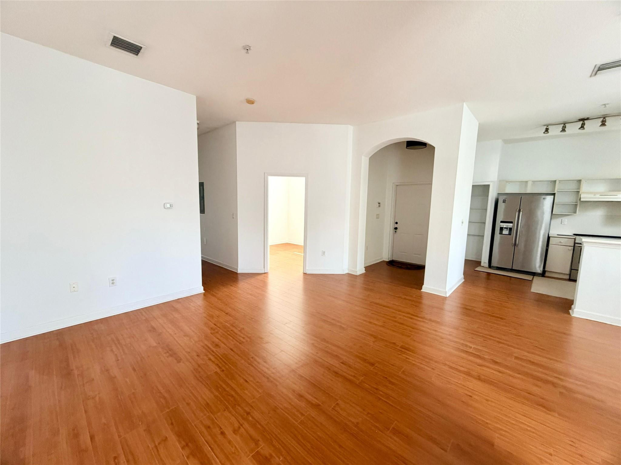 COURTYARDS - Residential