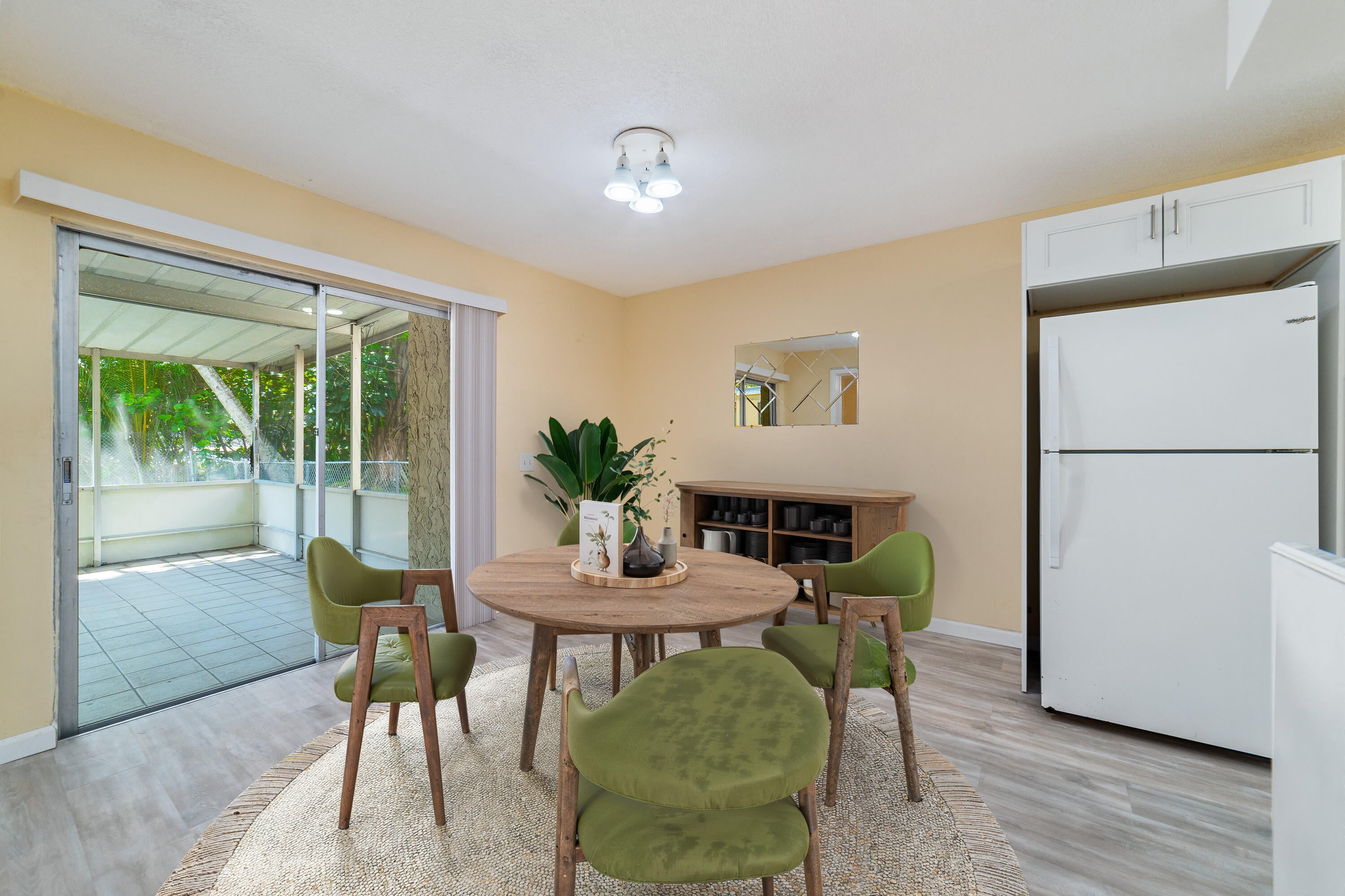 276 SUNSHINE Drive