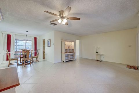 Single Family Residence in Tamarac FL 7421 72nd Ter Ter 7.jpg