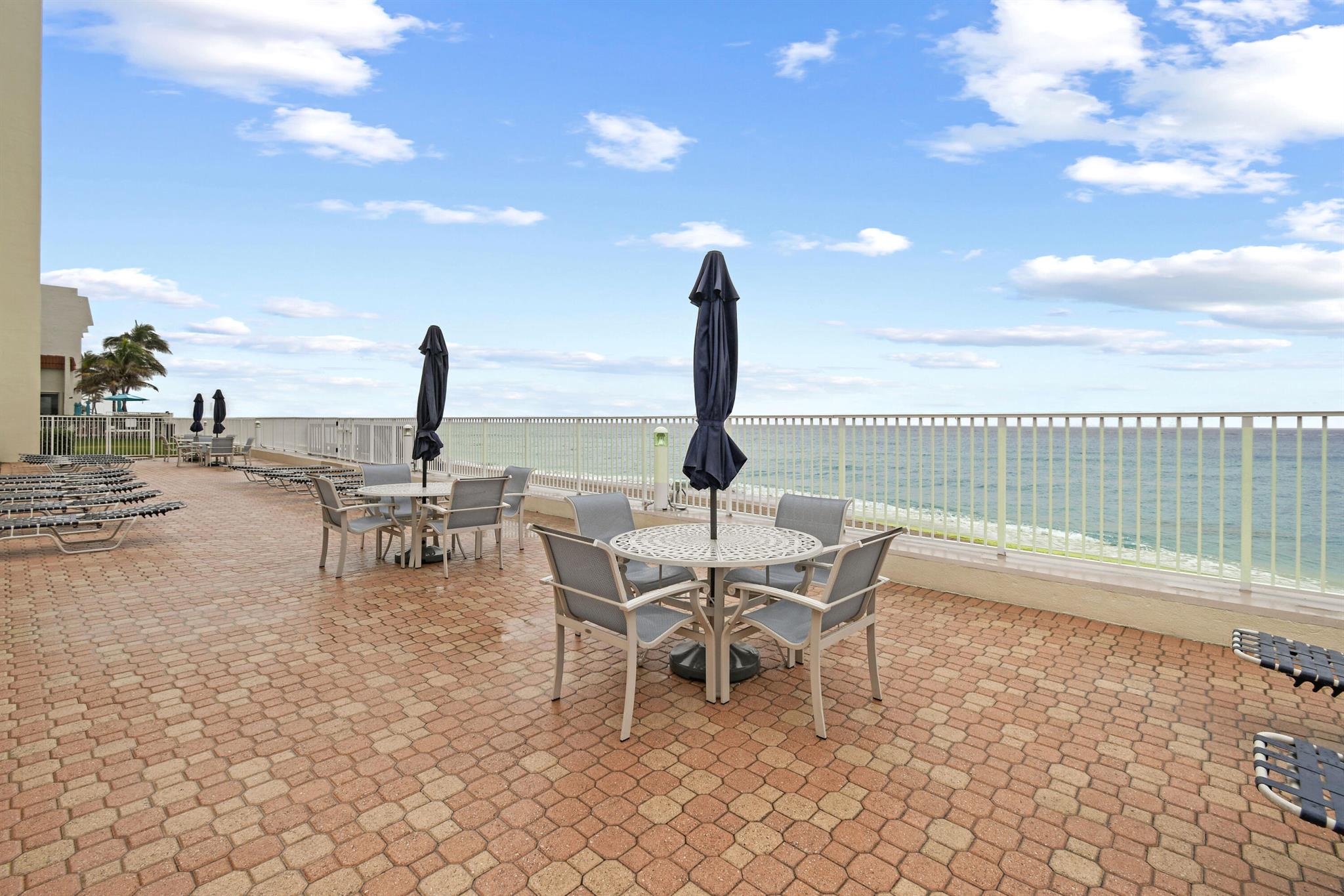 LE CHATEAU ROYAL CONDO - Residential
