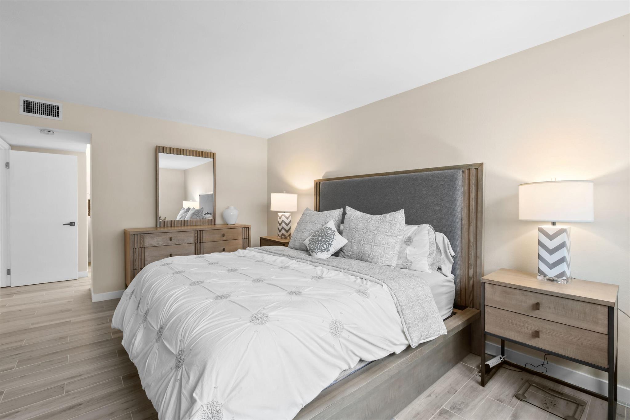 LE CHATEAU ROYAL CONDO - Residential