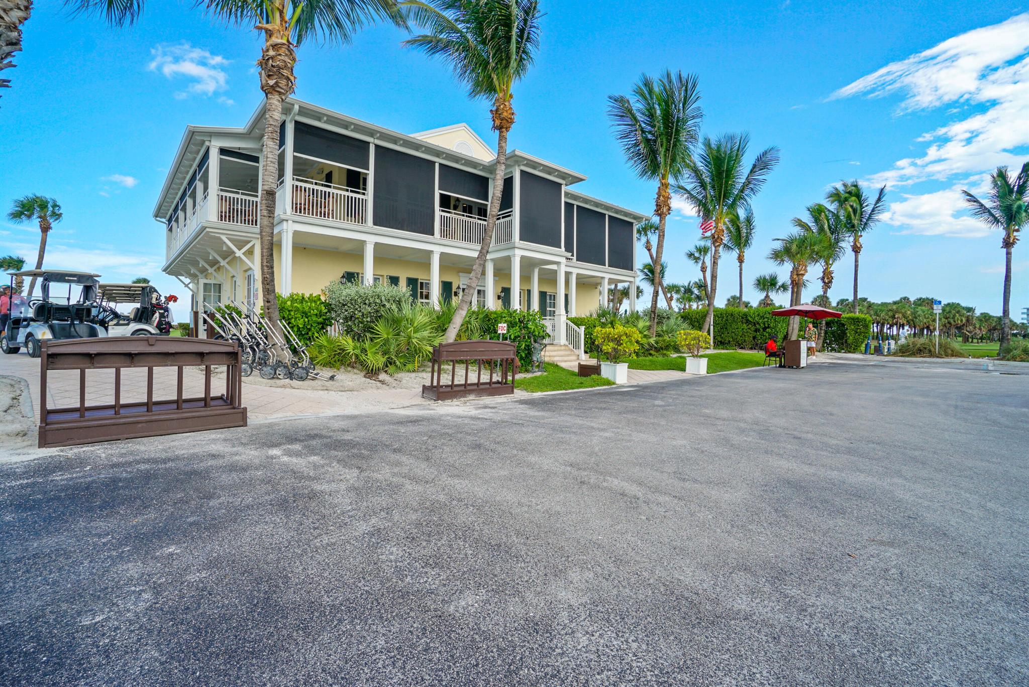 LE CHATEAU ROYAL CONDO - Residential