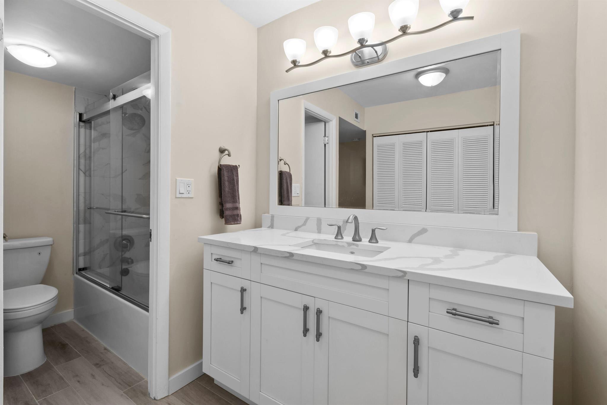 LE CHATEAU ROYAL CONDO - Residential