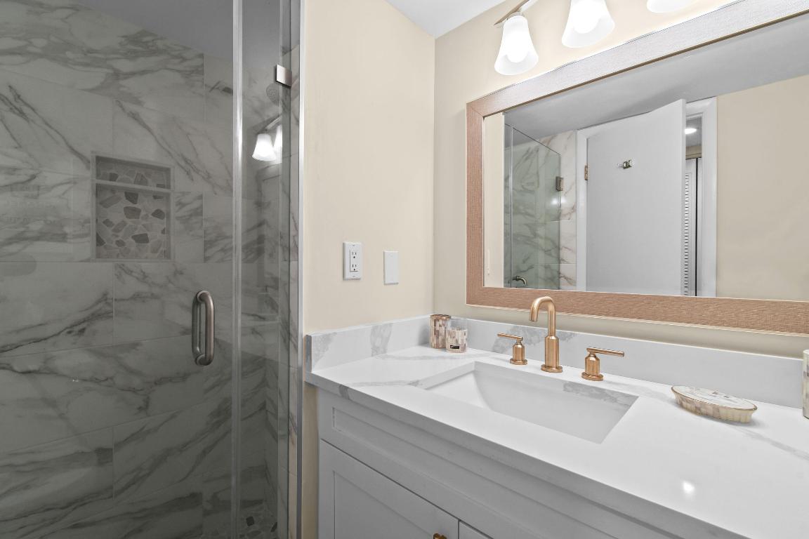 LE CHATEAU ROYAL CONDO - Residential