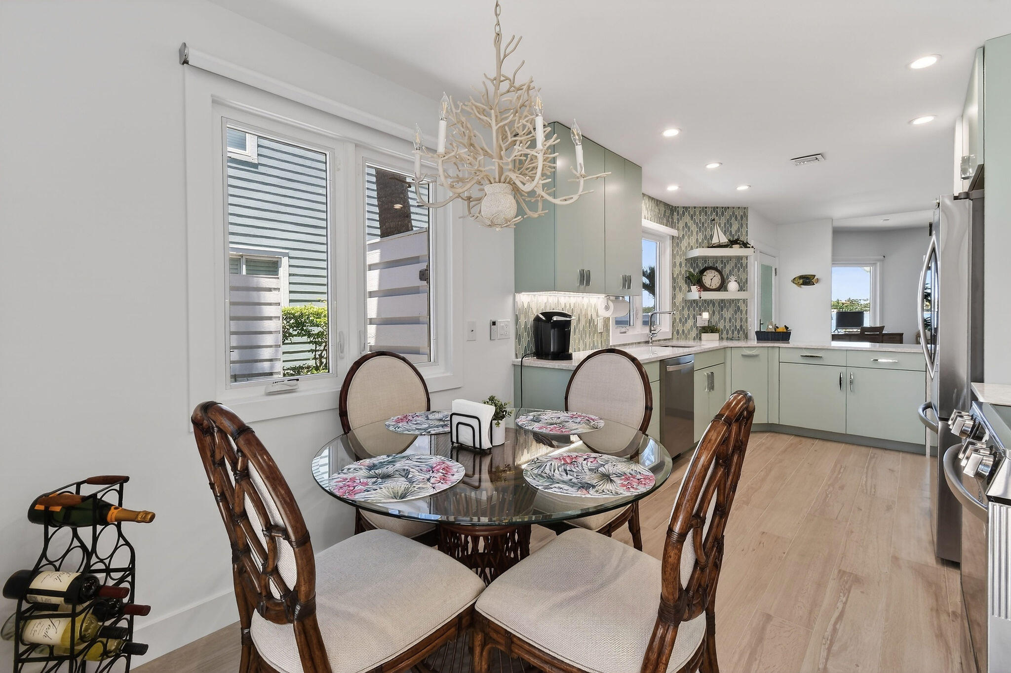 SCRIMSHAW ON THE BAY - Residential