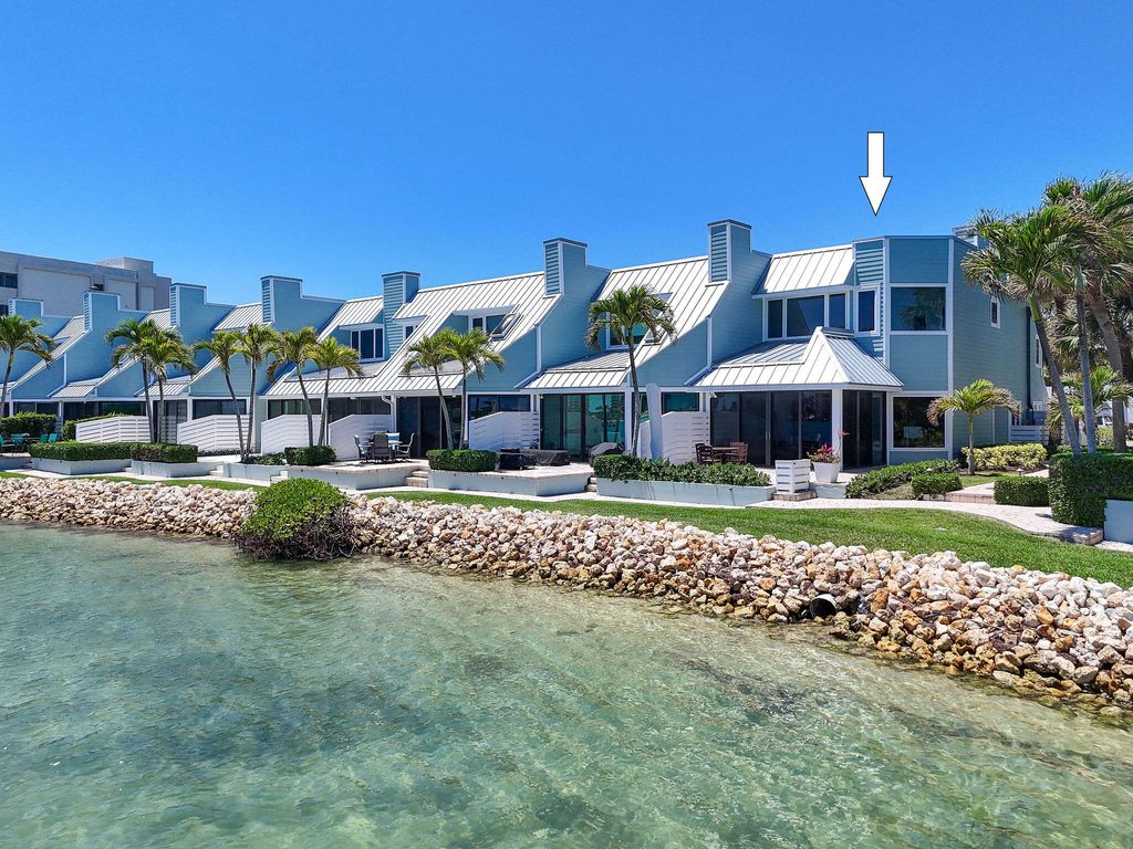 Photo of 19950 Scrimshaw Way, Jupiter, FL 33469 (MLS # B26027342)