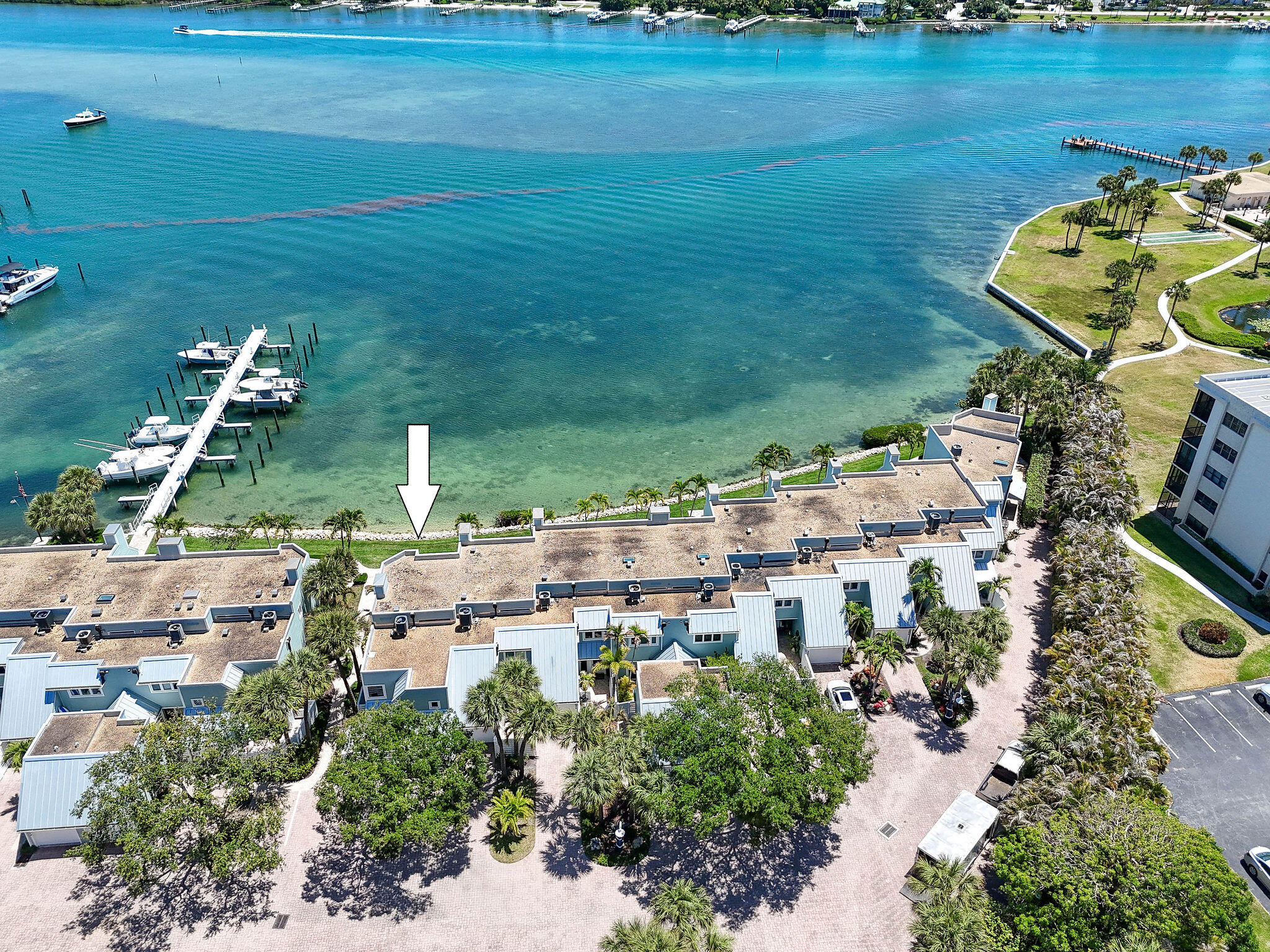 SCRIMSHAW ON THE BAY - Residential