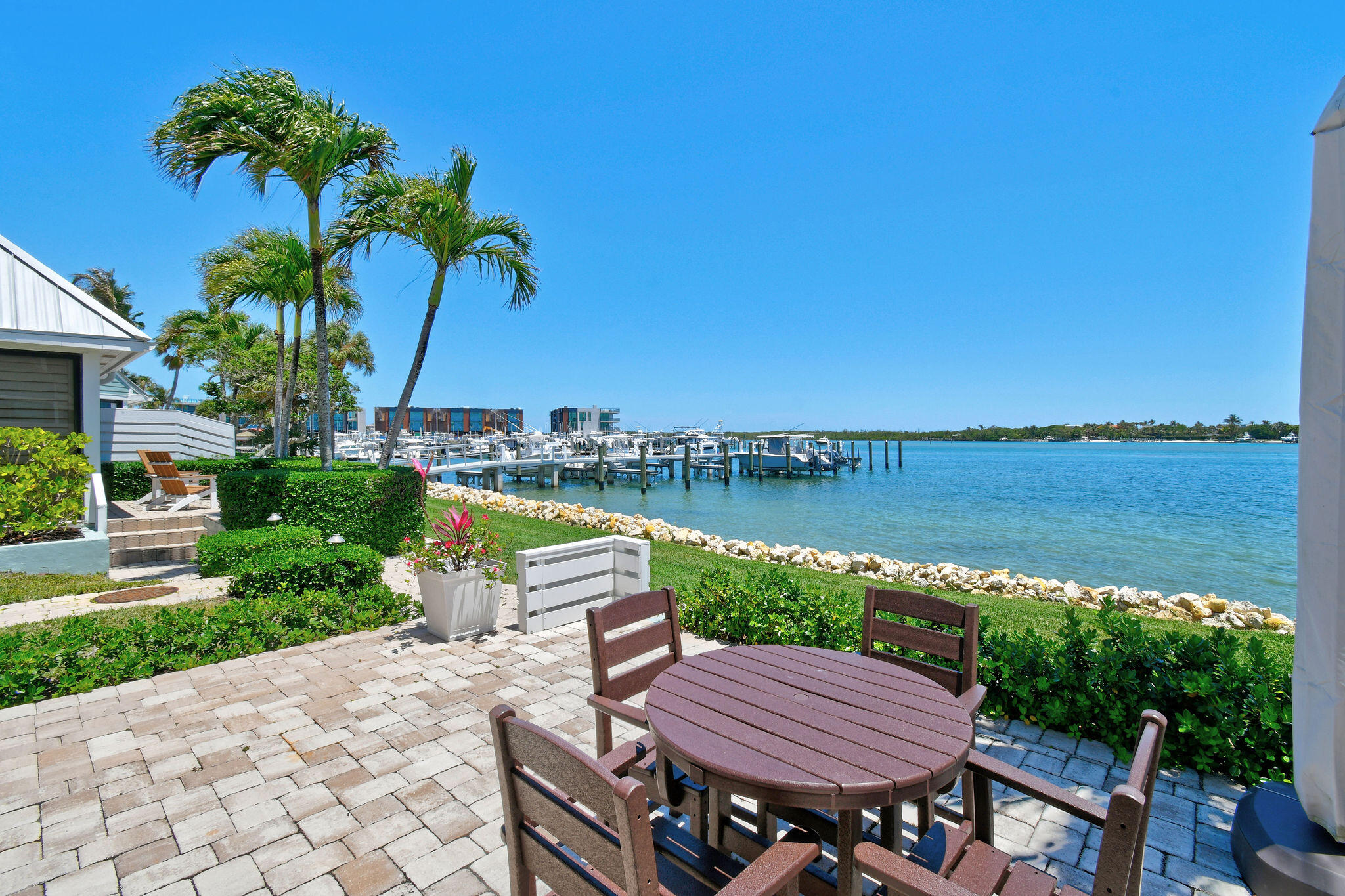 SCRIMSHAW ON THE BAY - Residential