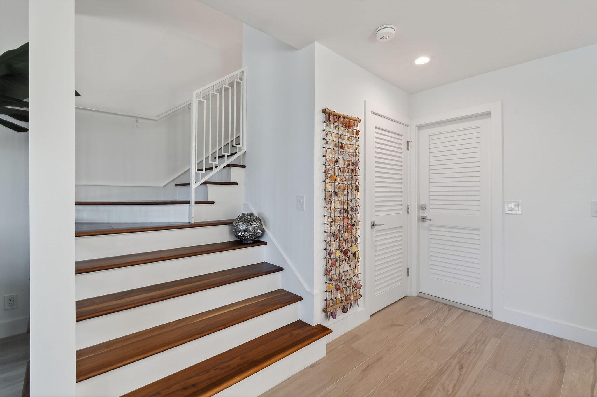SCRIMSHAW ON THE BAY - Residential