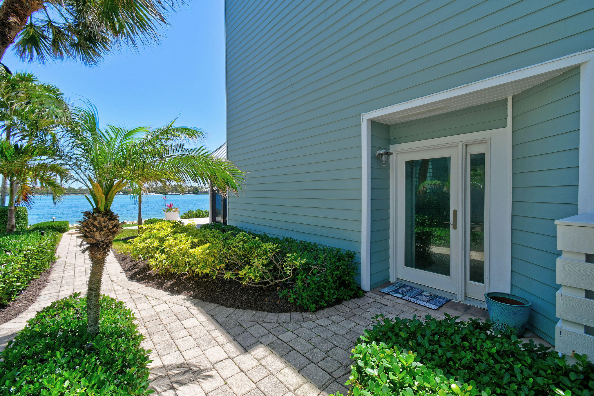 SCRIMSHAW ON THE BAY - Residential