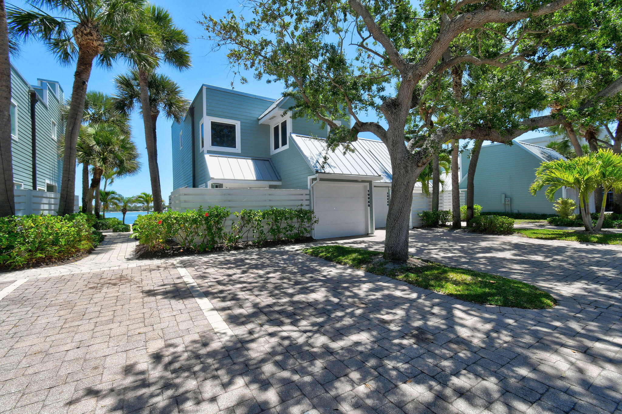 SCRIMSHAW ON THE BAY - Residential