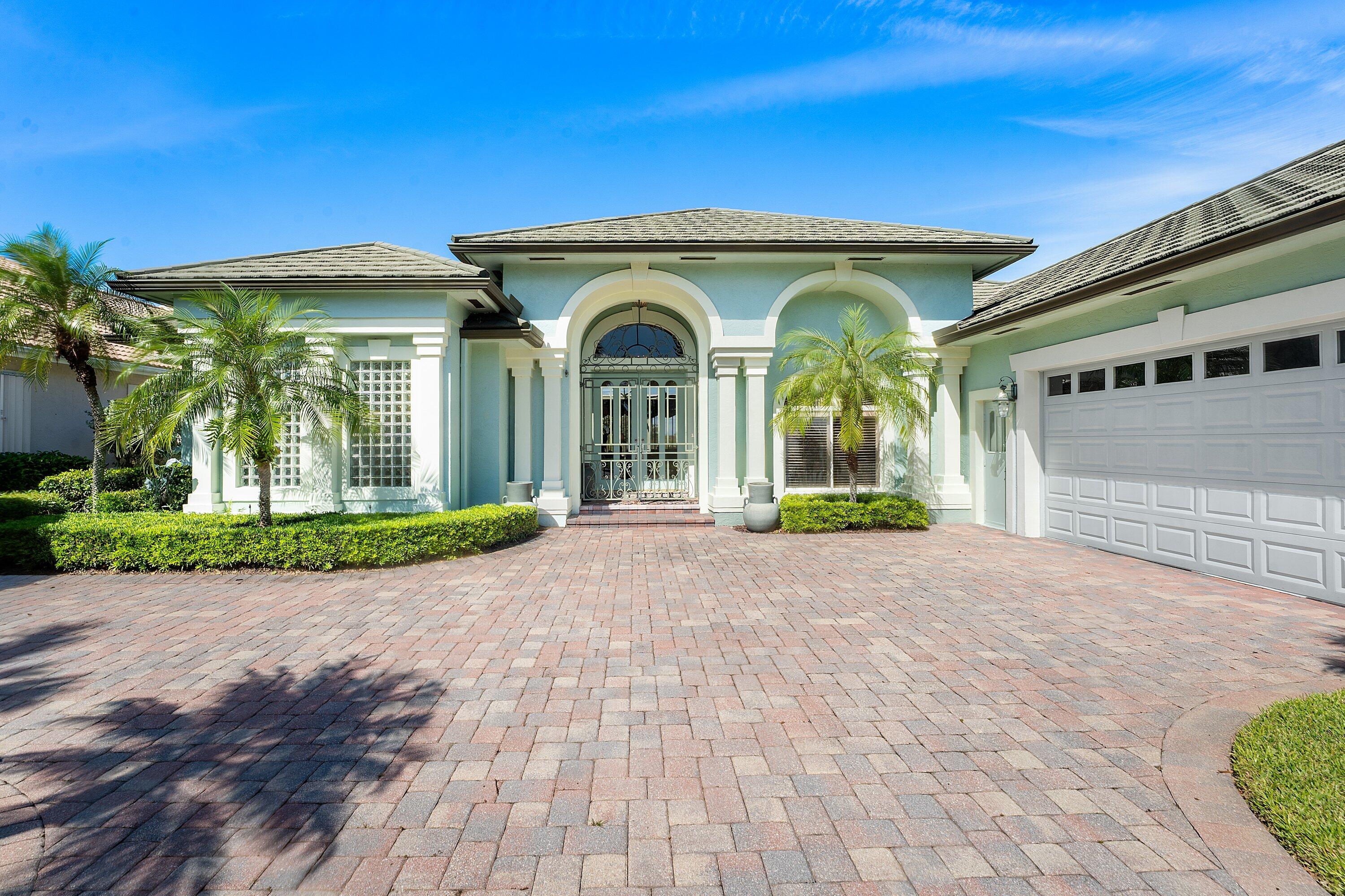 54 CAYMAN Place, Palm Beach Gardens, FL, 33418/$1,775,000 3 54 CAYMAN Place