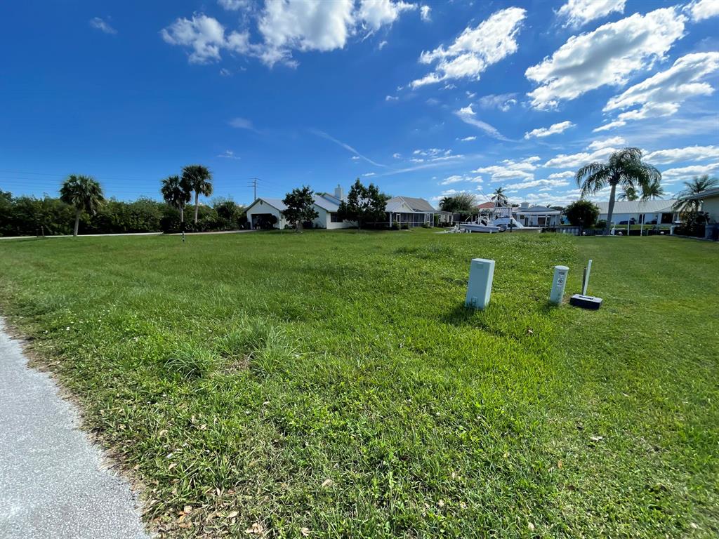 QUEEN'S COVE UNIT 1 - Land