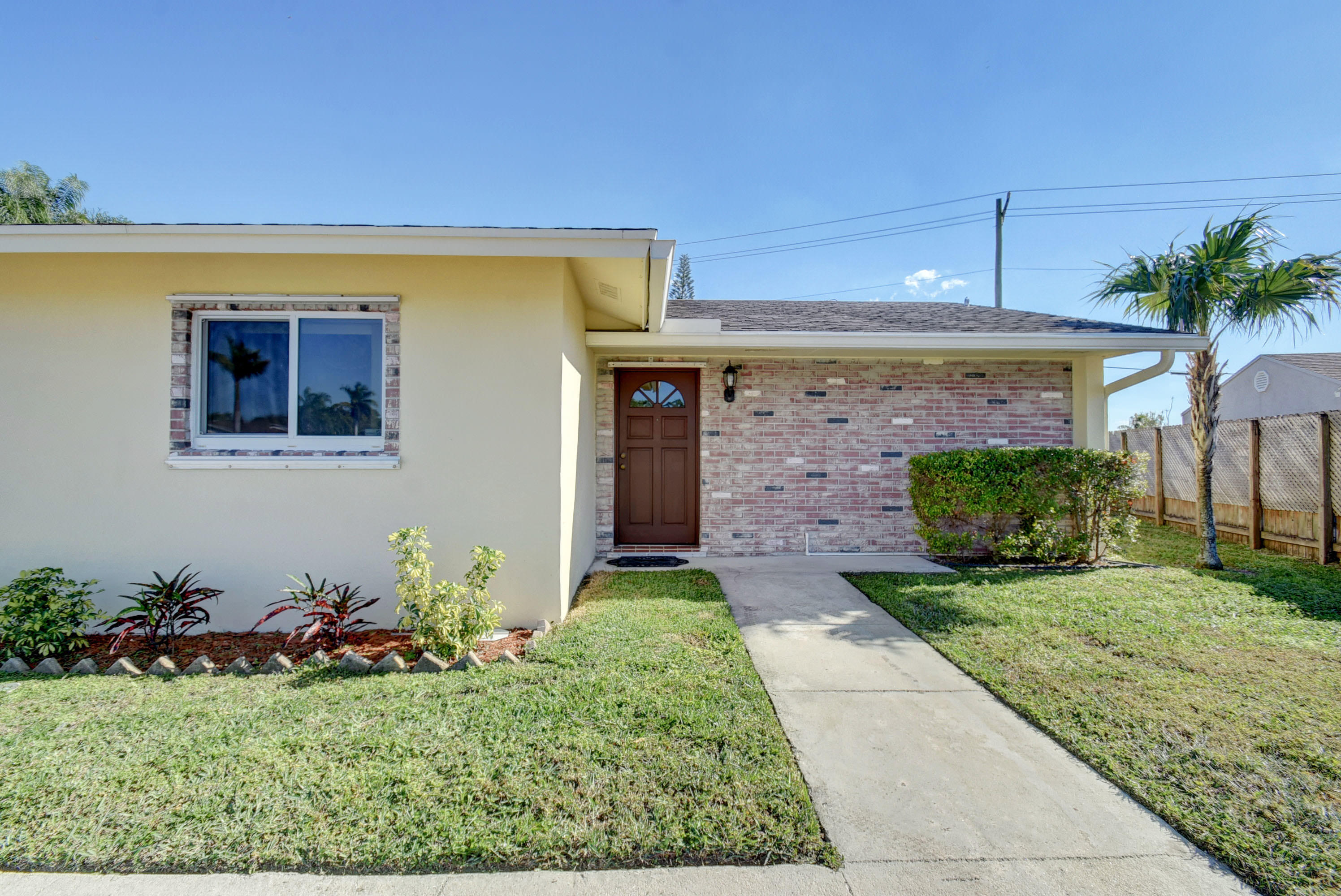 BOCA TRAILS PLAT 1 LOT 72 - Residential