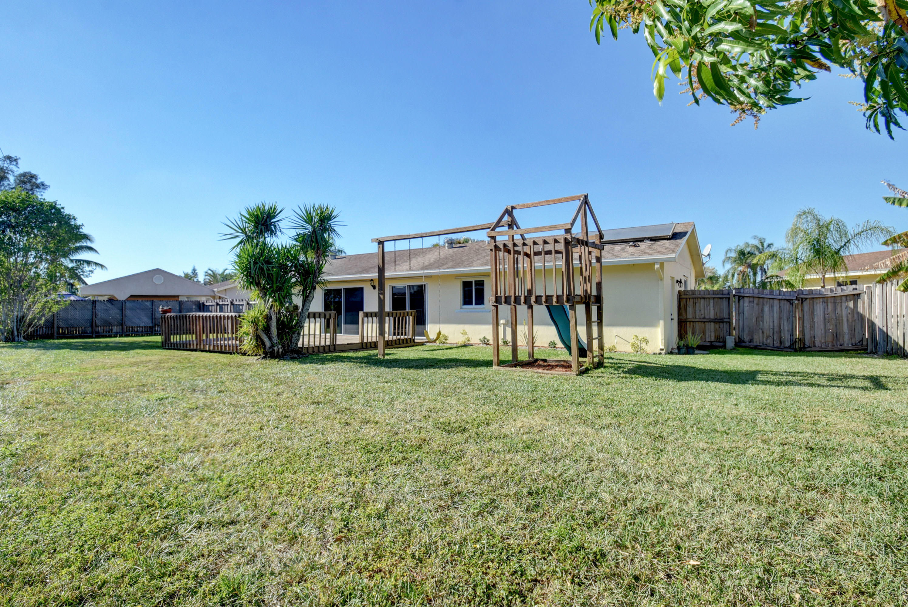 BOCA TRAILS PLAT 1 LOT 72 - Residential