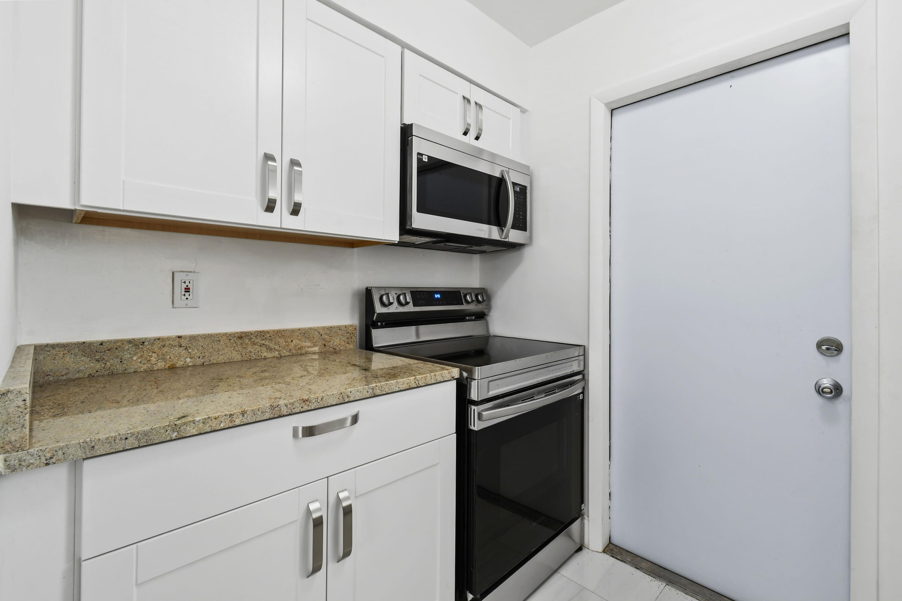 968 W 9TH Street B2