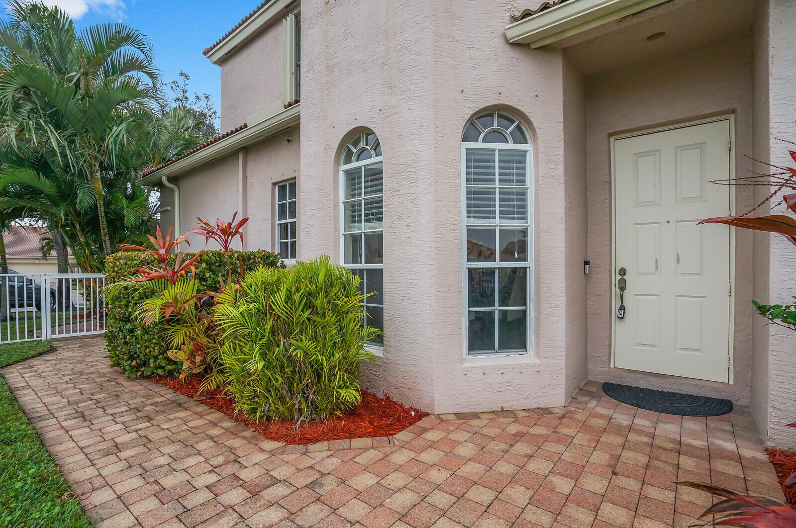 2394 Kemps Bay