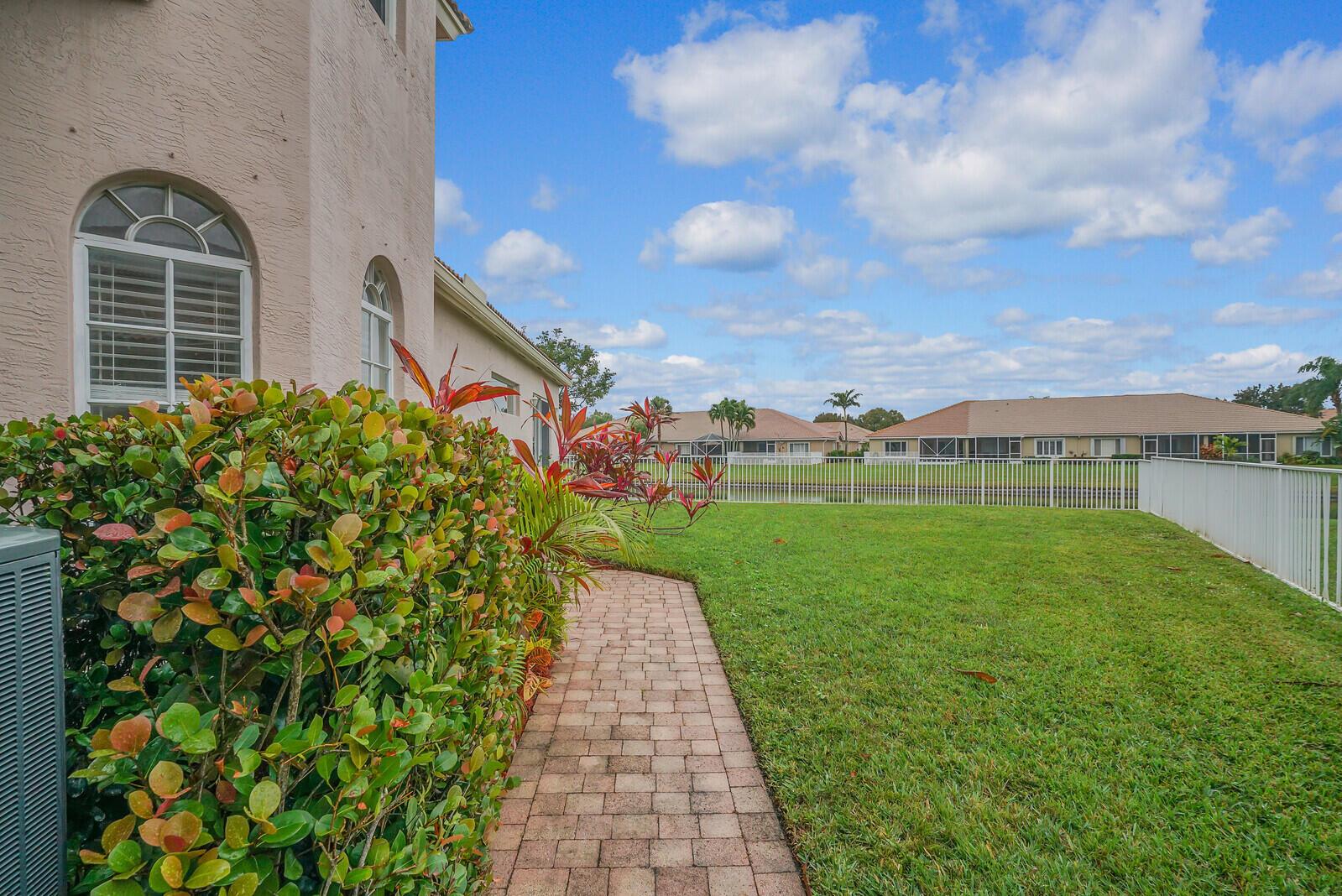 2394 Kemps Bay