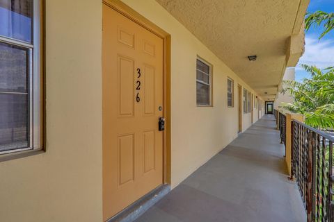2145 Pierce Street 326 Hollywood FL 33020