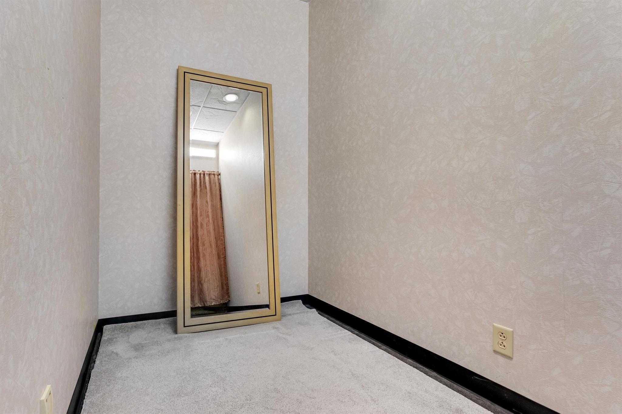View photos, virtual tours, details... 3056 NW Federal Highway