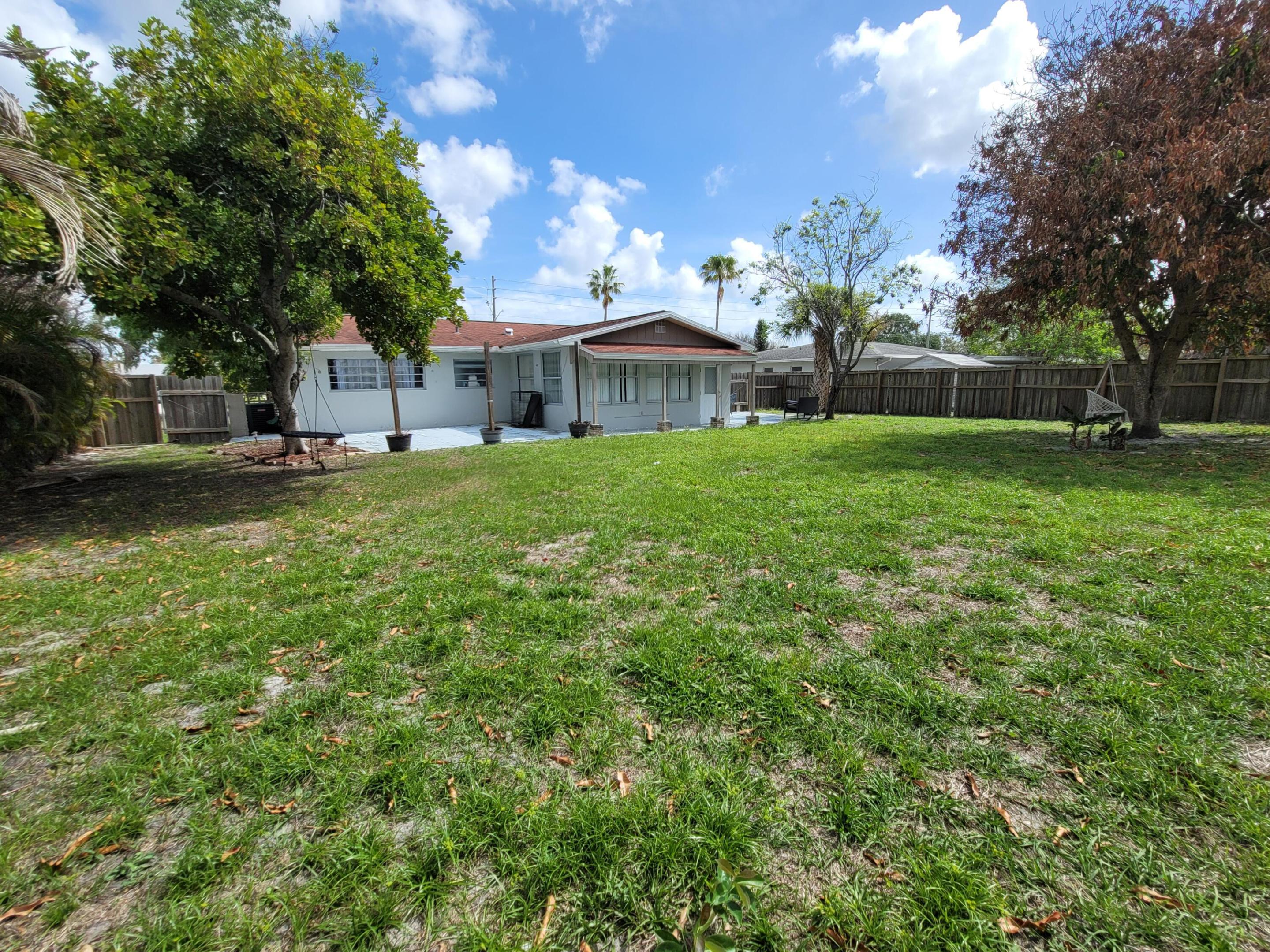 PORT ST LUCIE FLORESTA PINES UNIT 1 - Residential