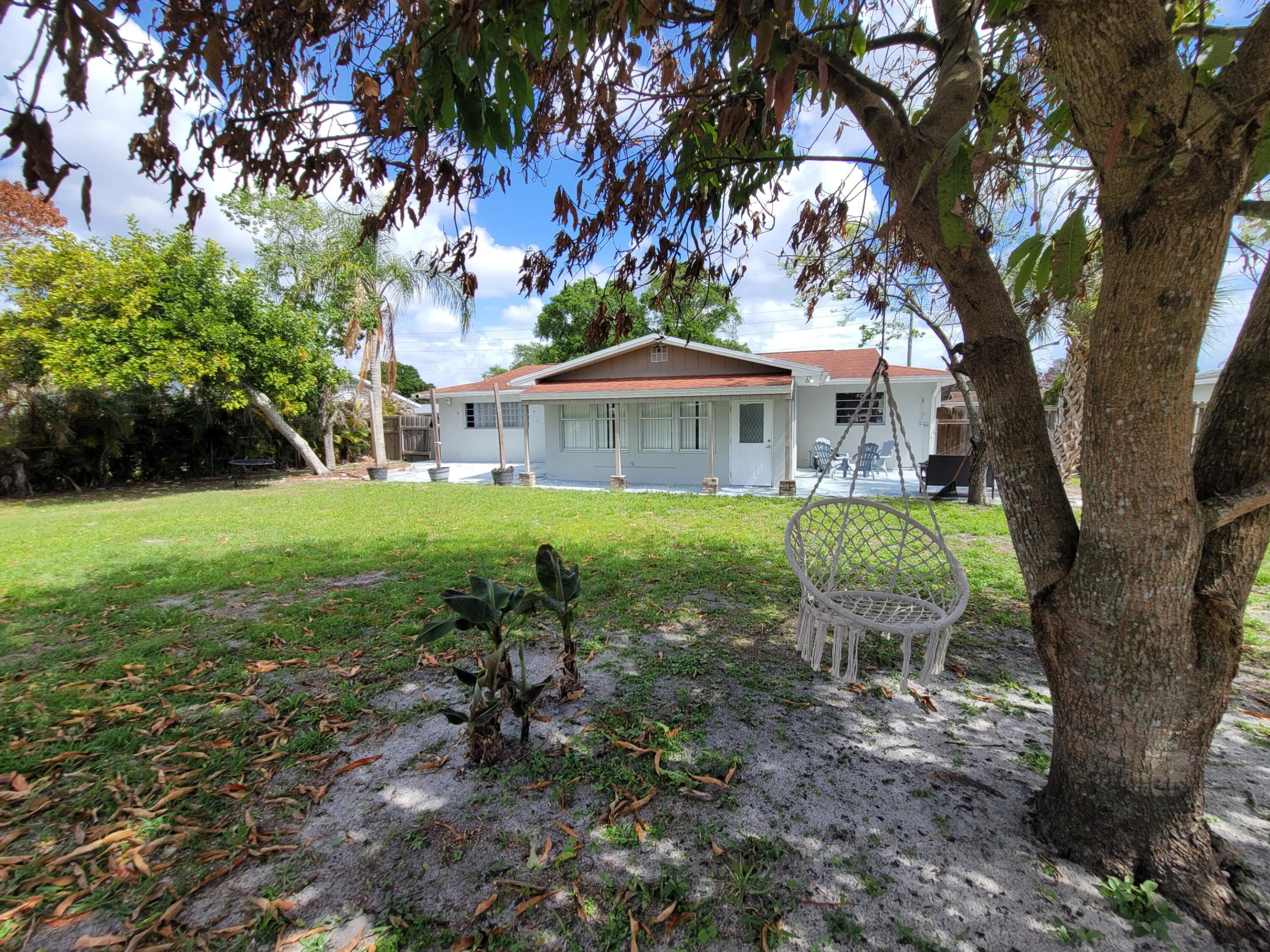 PORT ST LUCIE FLORESTA PINES UNIT 1 - Residential